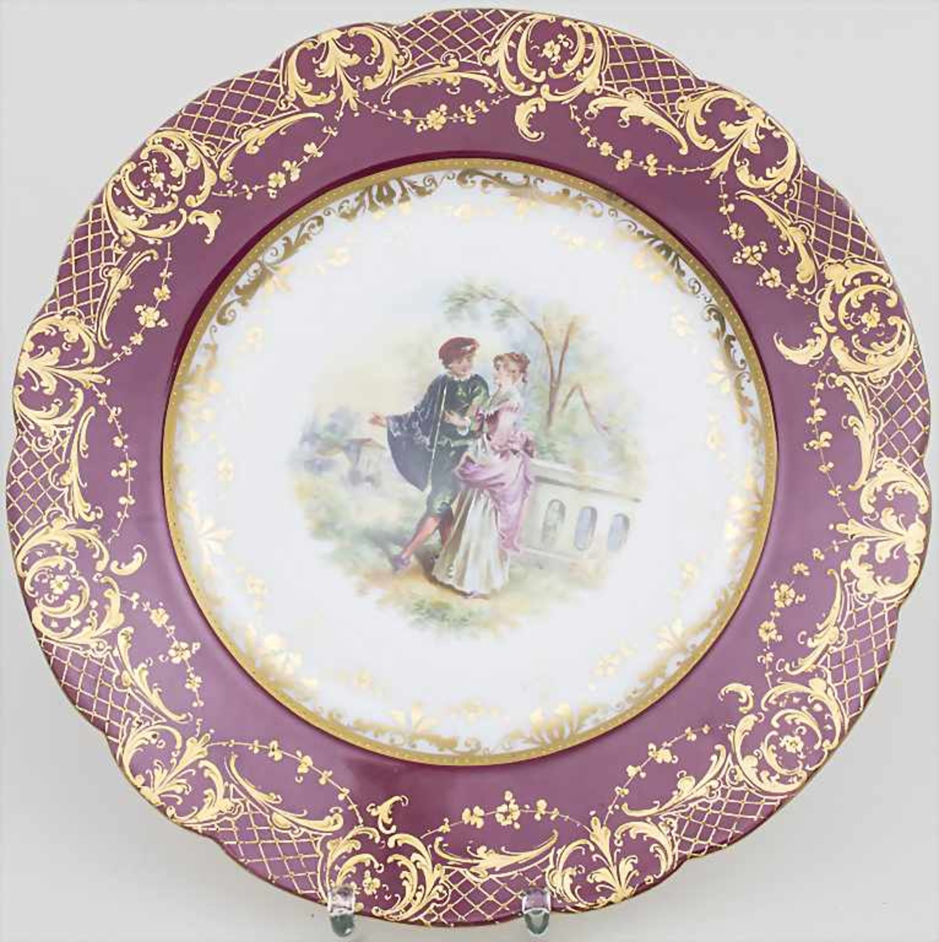 Zierteller mit Galanterie 'Rokoko-Paar' / A plate with a Rococo couple, Dresden, um 1900