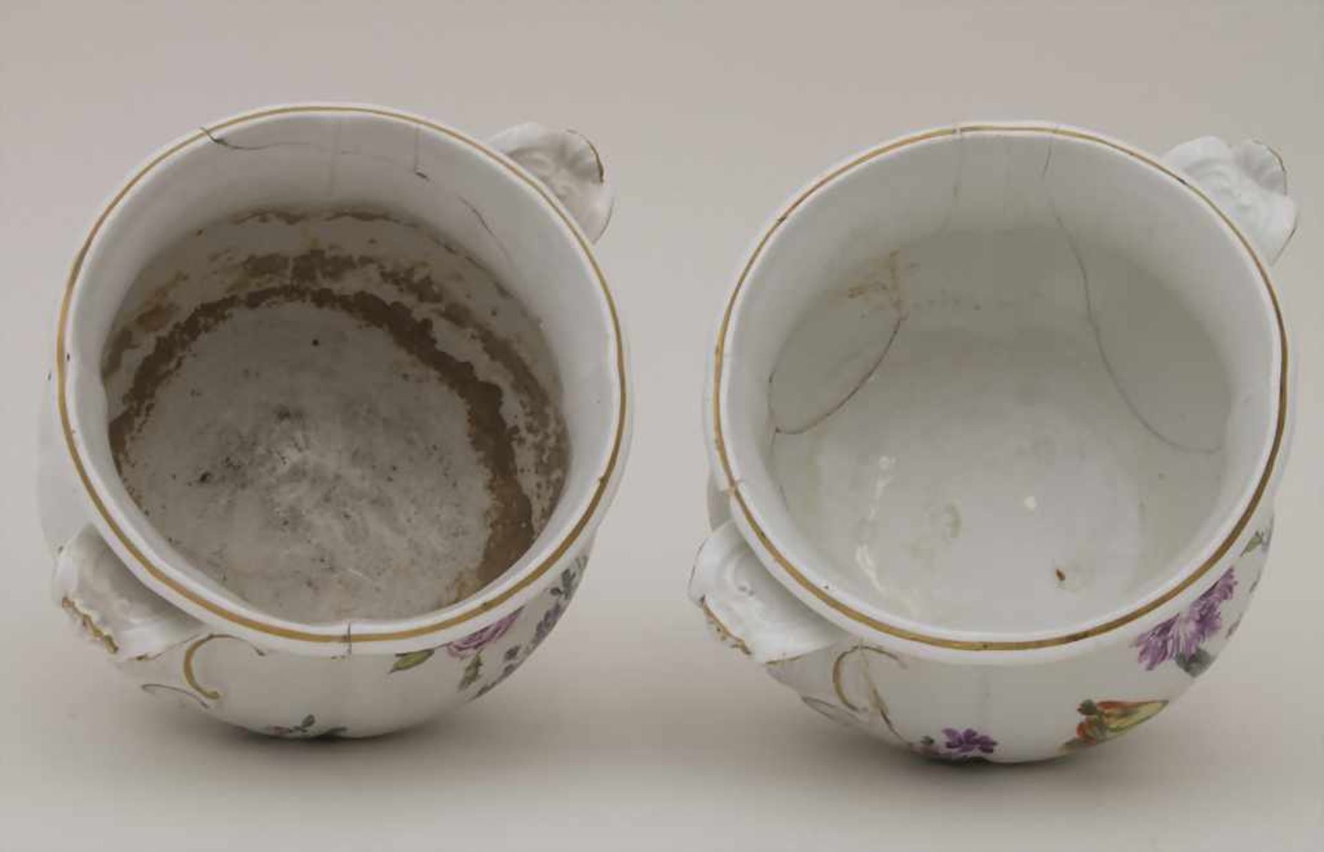 Paar frühe Cachepots mit seitlichen Handhaben / A pair of early cachepots with handles, Meissen, - Image 7 of 12