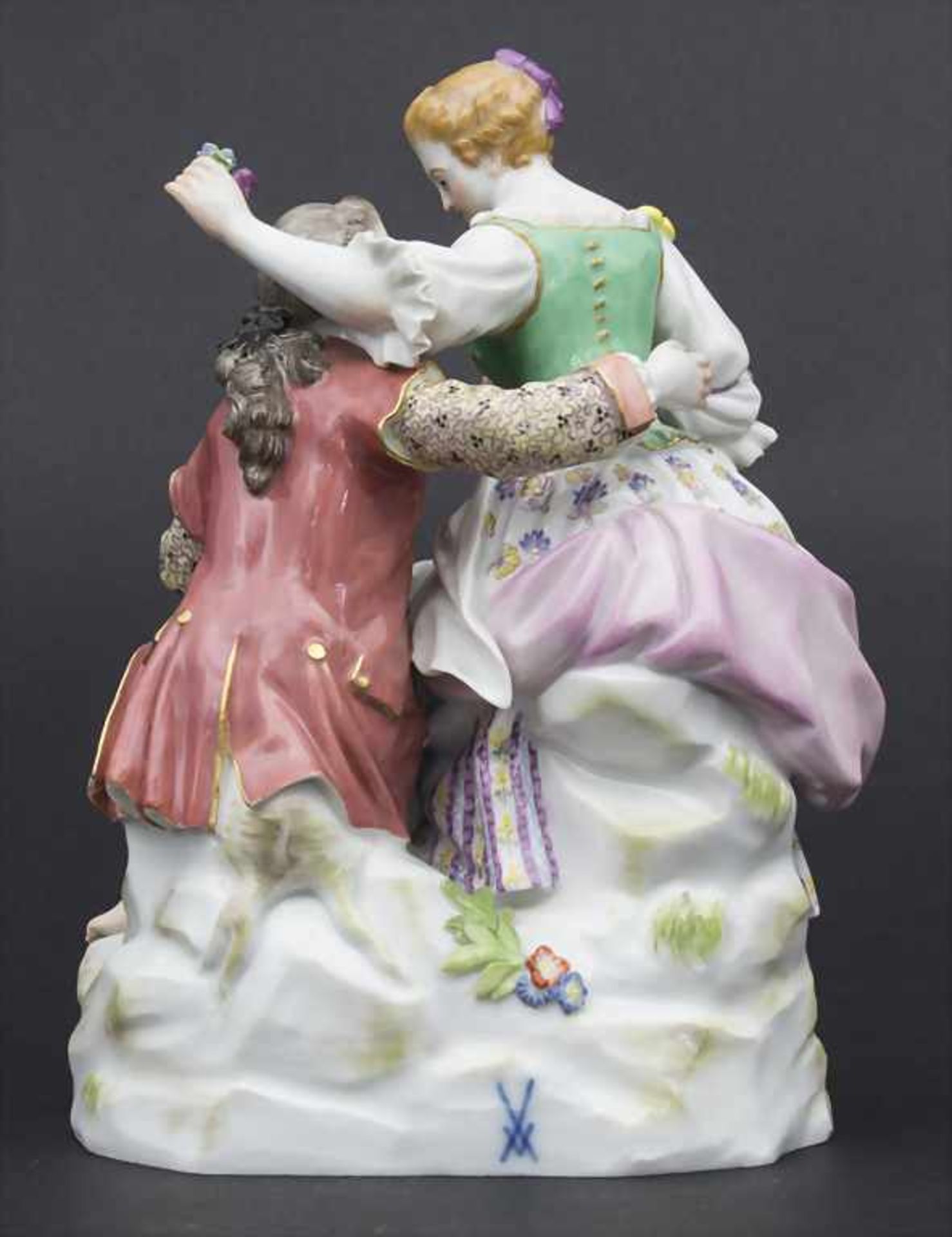 Verliebtes Schäferpaar / A figural group of lovers, Meissen, Mitte 20. Jh. - Bild 3 aus 9