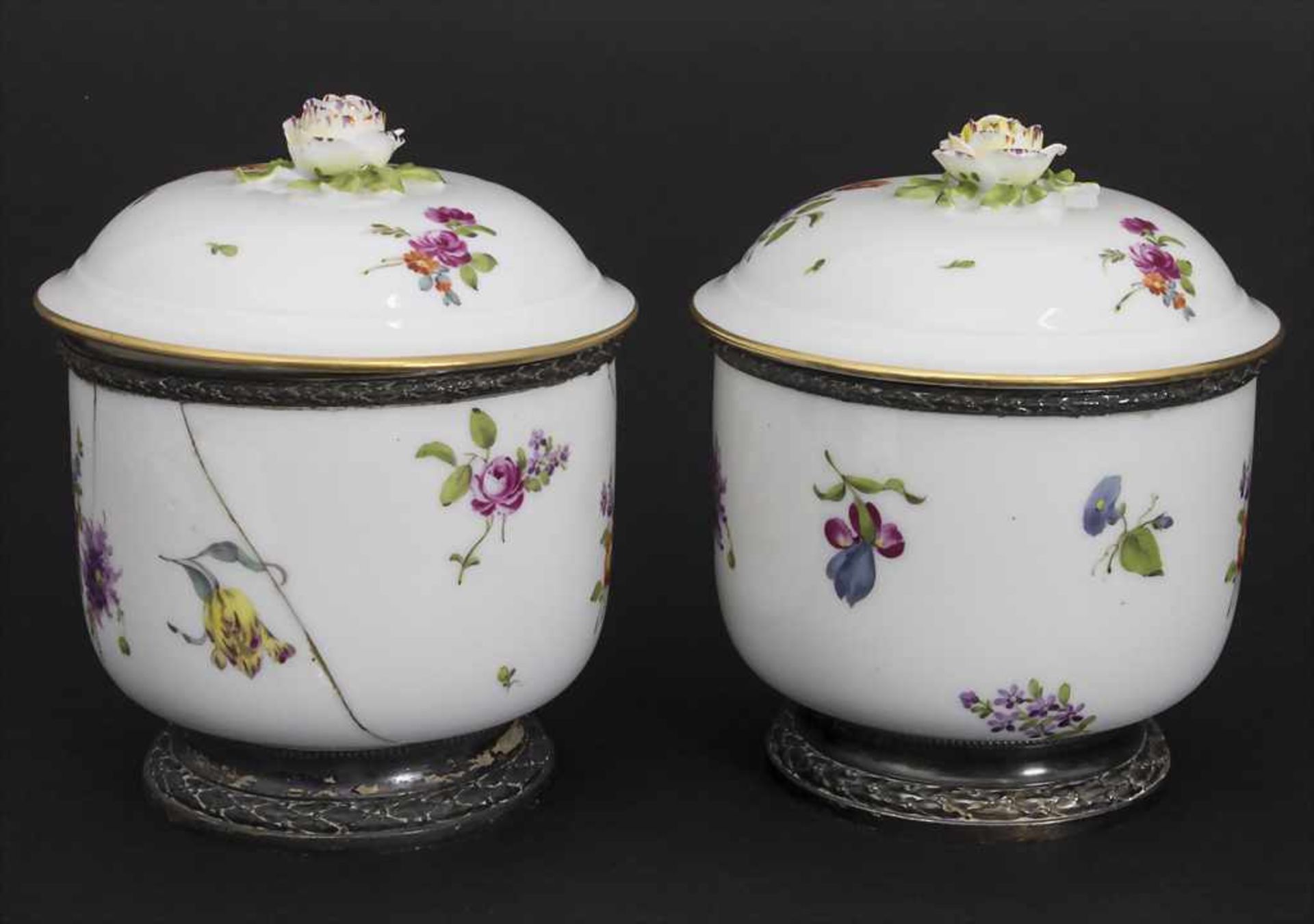 Paar Deckelgefäße mit Silbermontur / A pair of lidded bowls with silver mounts, wohl Frankreich, - Bild 2 aus 9