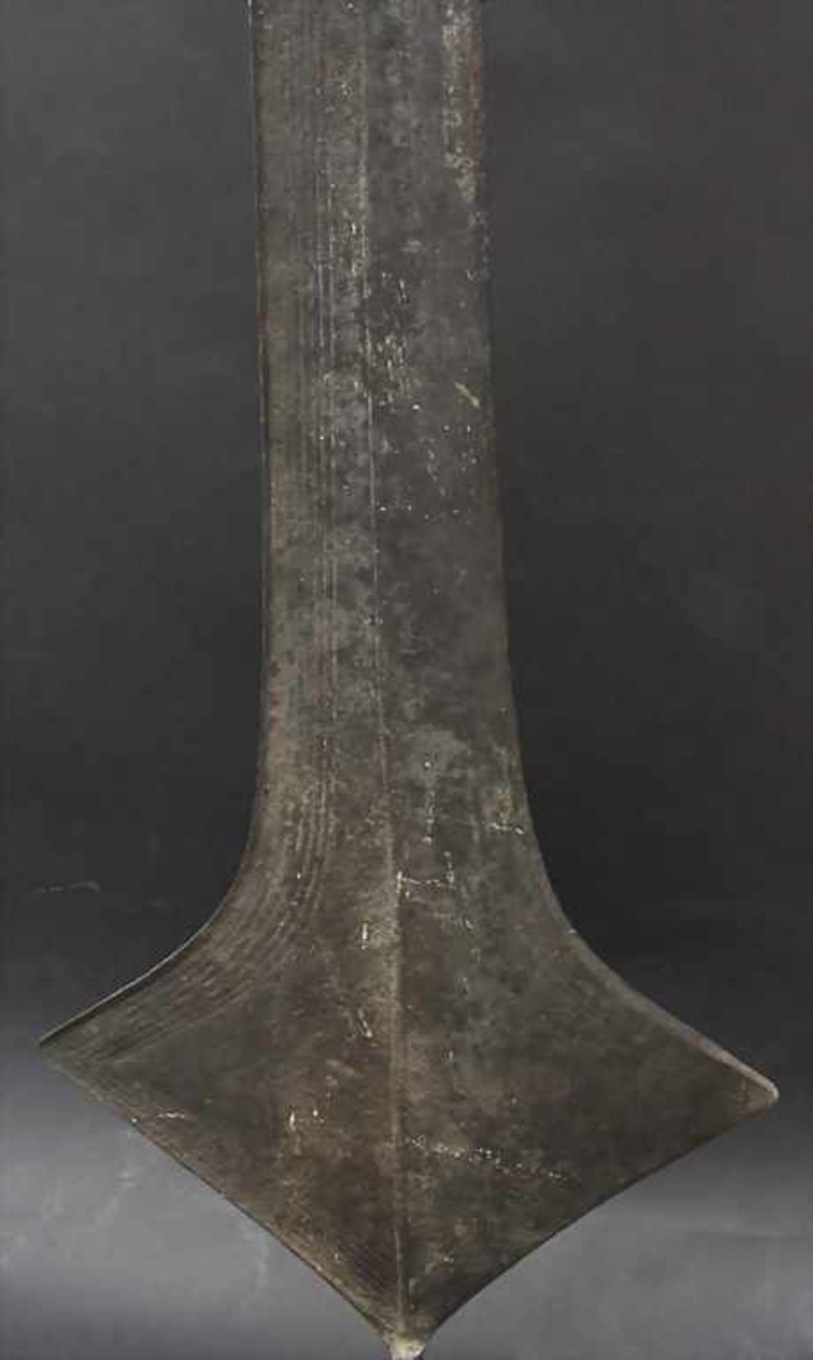 Afrikanische Stele / An African stele, 20. Jh. - Bild 3 aus 3