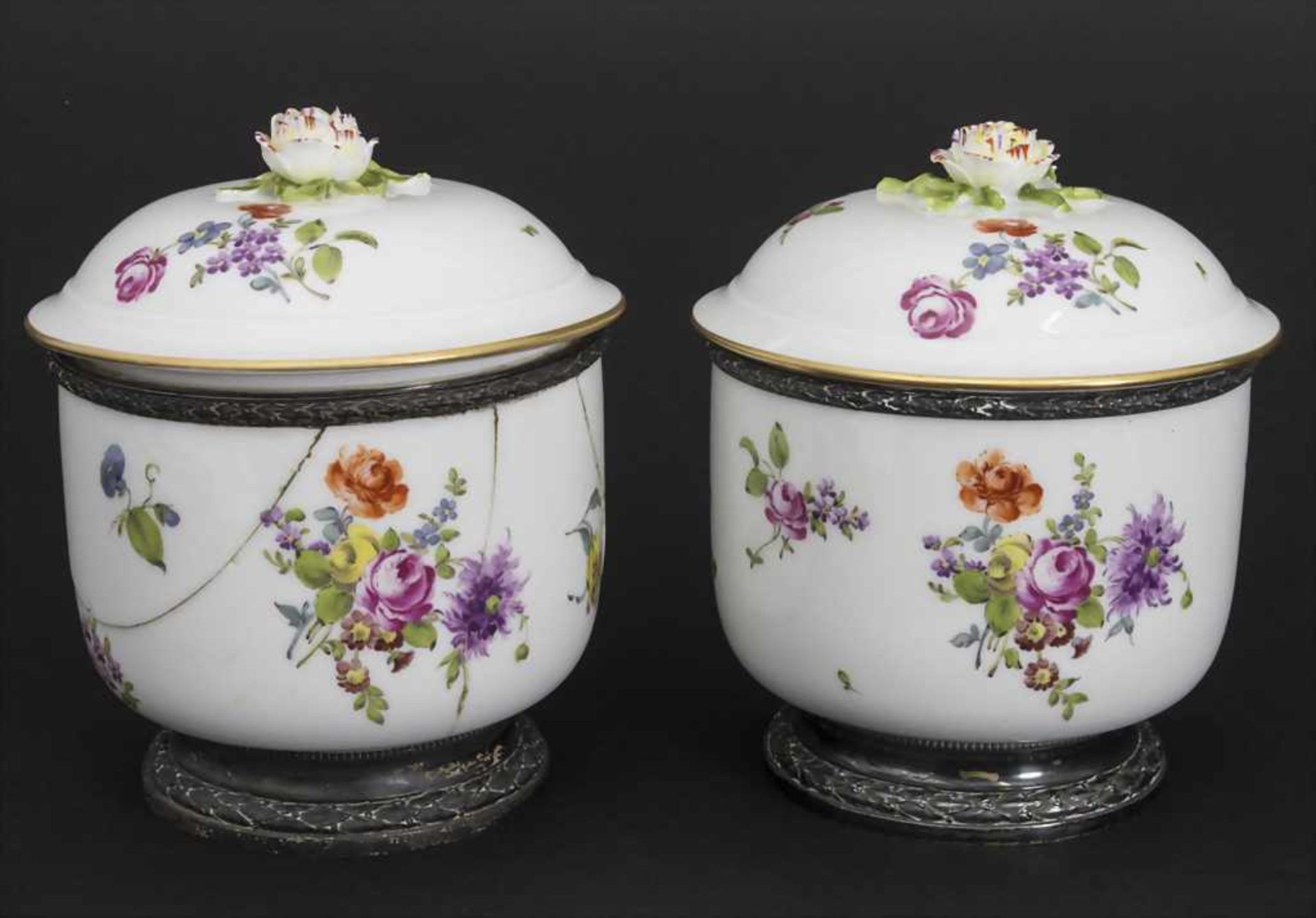 Paar Deckelgefäße mit Silbermontur / A pair of lidded bowls with silver mounts, wohl Frankreich, - Bild 3 aus 9