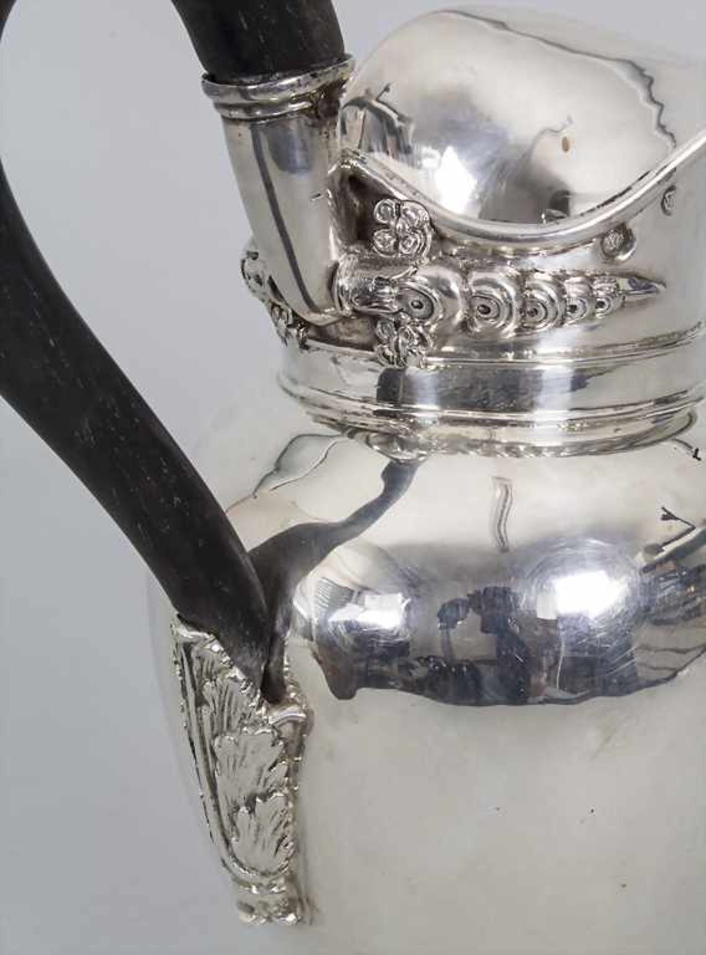 Empire Silber Weinkrug mit Adelswappen / A silver wine jug with coat of arms / Un pichet à vin en - Bild 14 aus 14