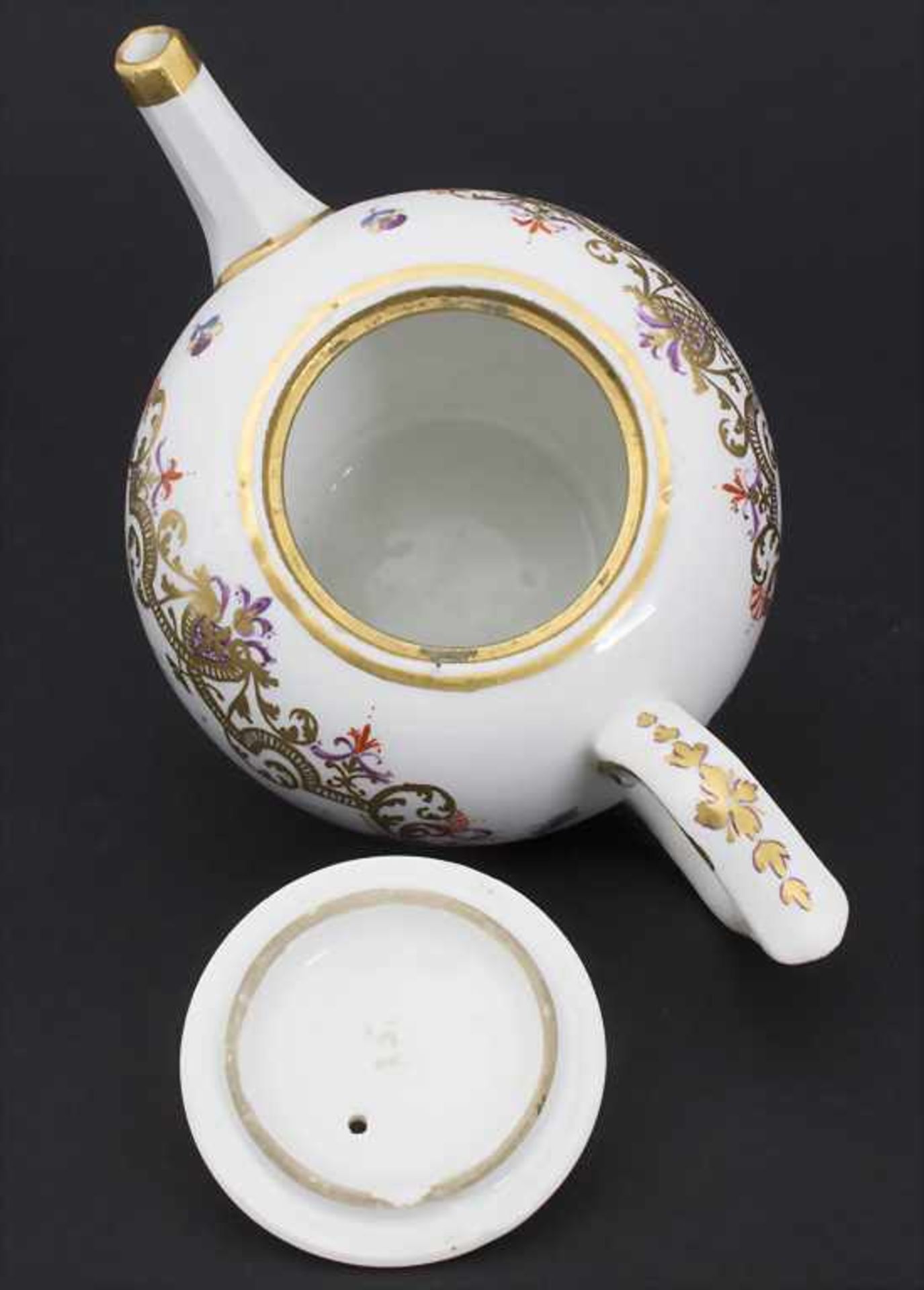 Teekanne mit Kauffahrtei-Szenen / An early tea pot with harbor scenes, Meissen, um 1740-1750 - Bild 5 aus 10