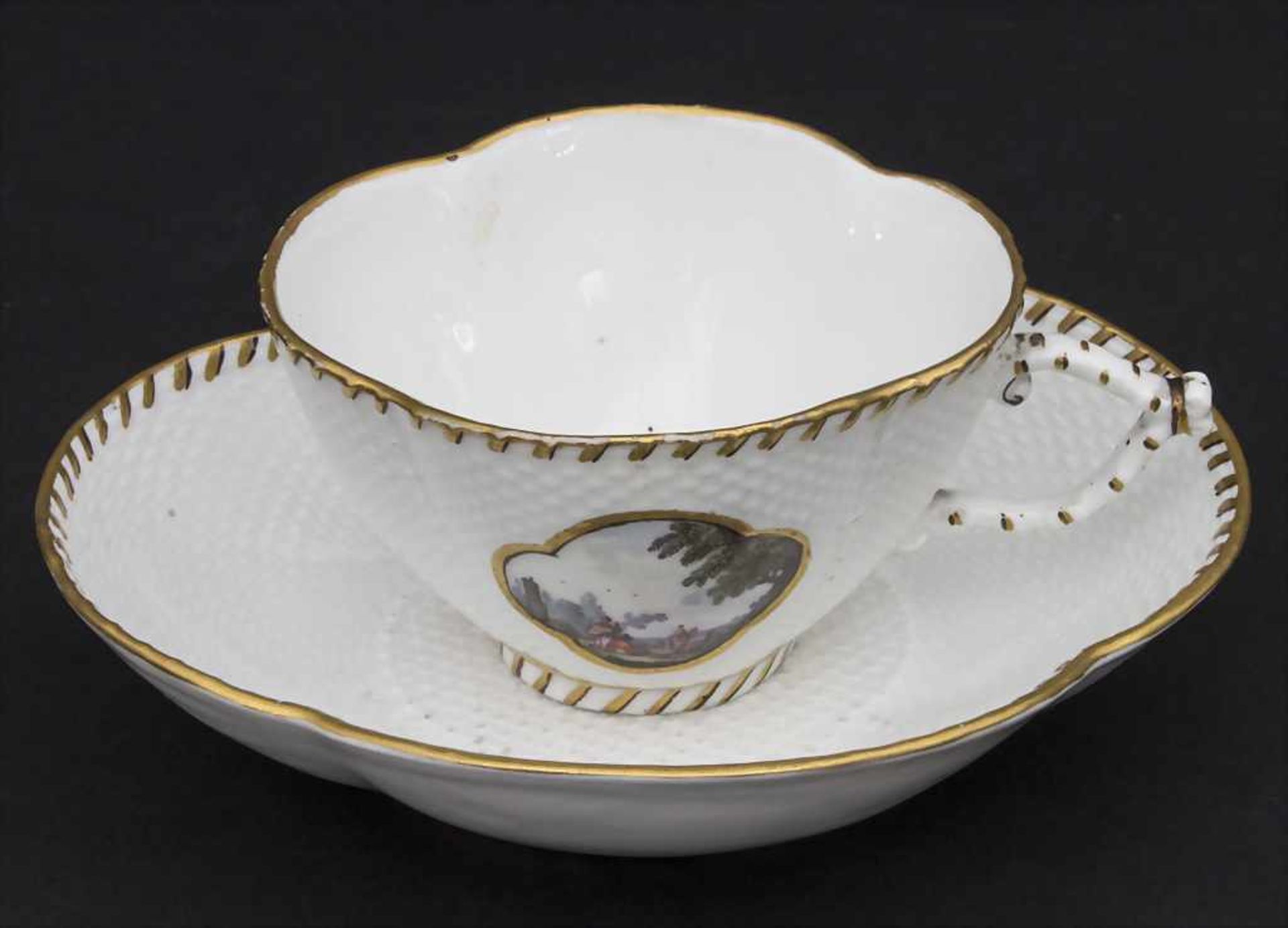 Tasse und Untertasse mit Kauffahrtei- und Landschaftsmalerei / A cup and saucer with harbour and - Bild 5 aus 13