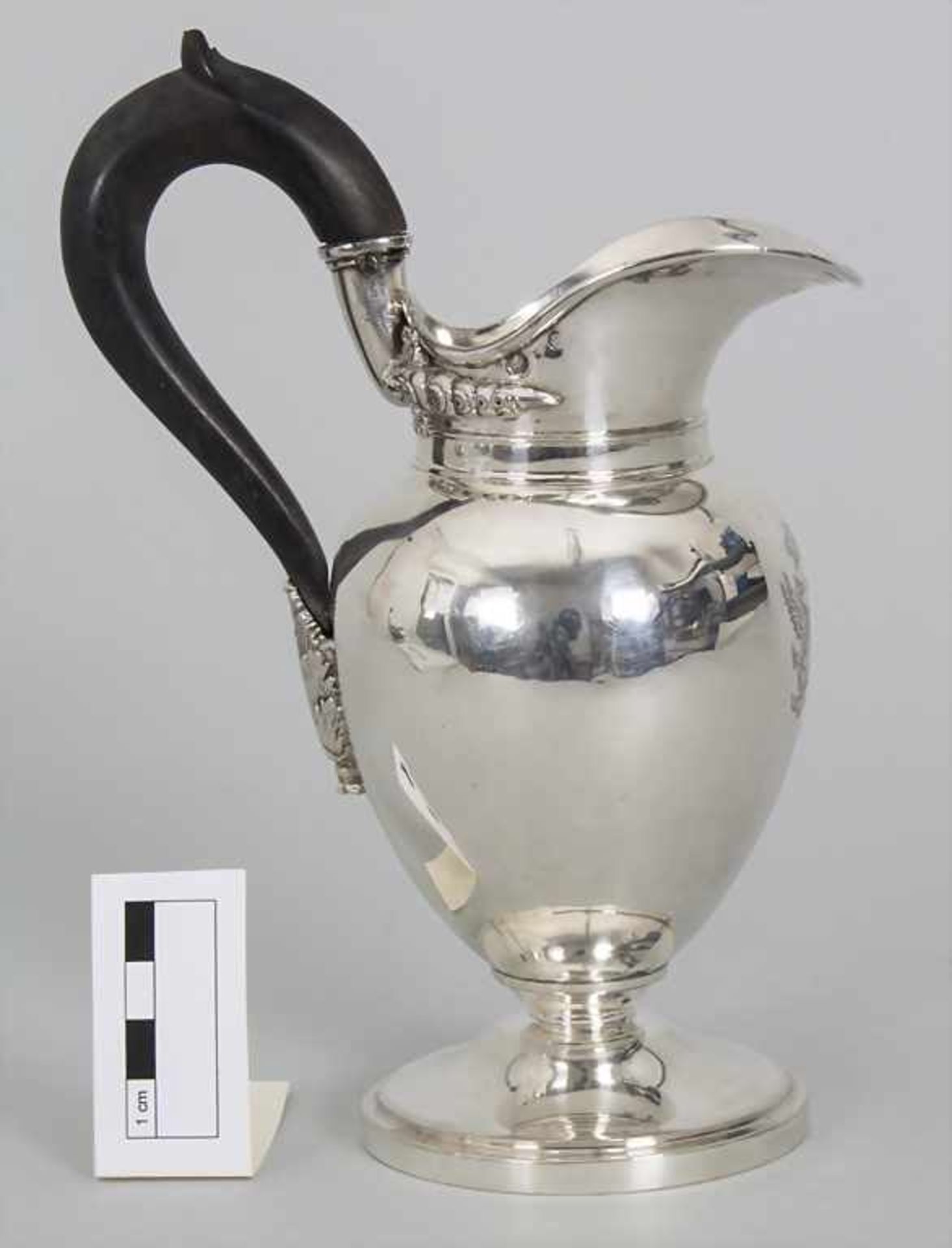 Empire Silber Weinkrug mit Adelswappen / A silver wine jug with coat of arms / Un pichet à vin en - Image 8 of 14