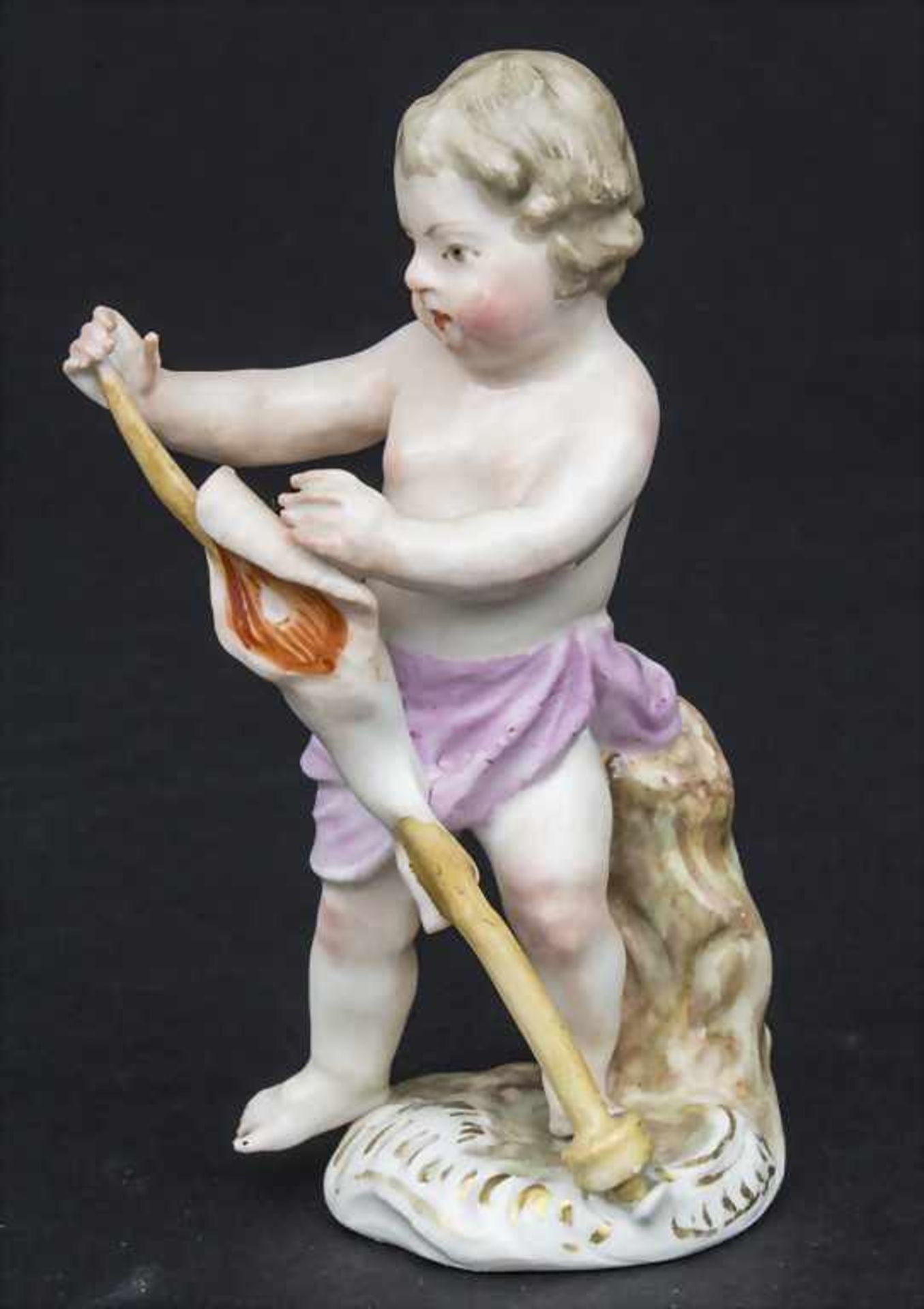 Frühe Figur eines Puttos mit einem Fleischspieß / An early figure of a cherub holding a meat skewer,