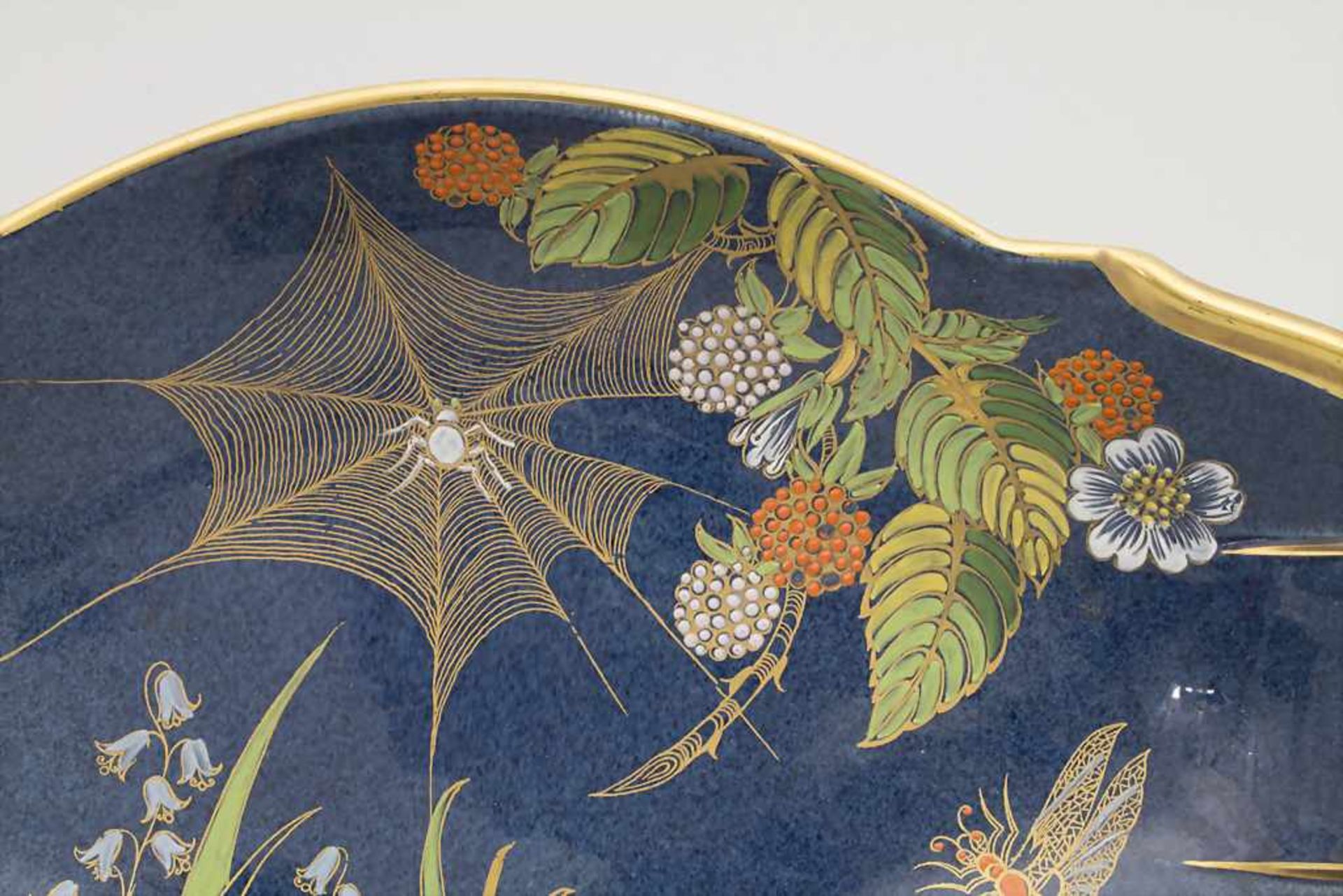 Zierschale mit Spinne / A Bleu Royale dish with a spider, Carlton Ware, Stoke-on-Trent, um - Bild 4 aus 5