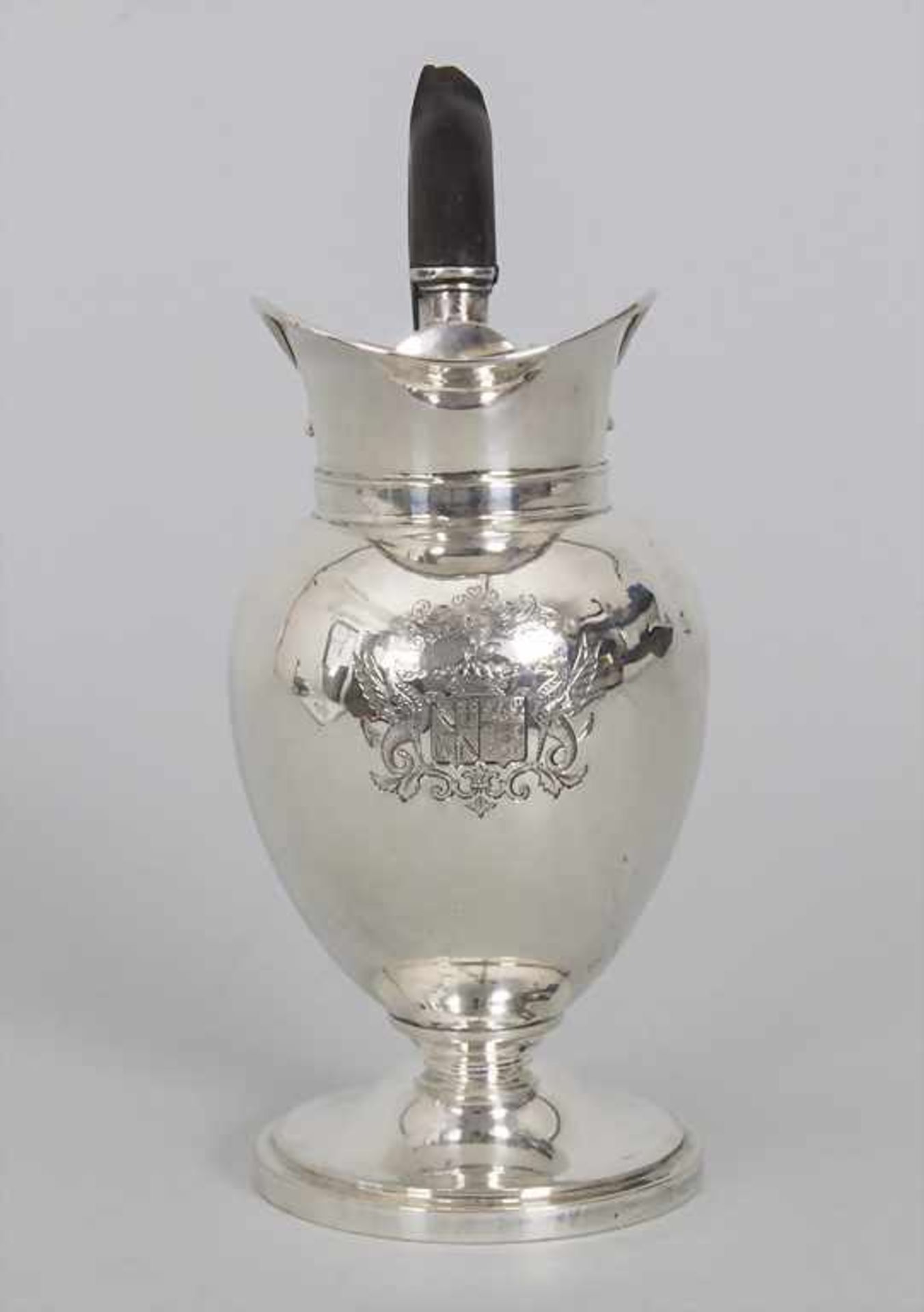 Empire Silber Weinkrug mit Adelswappen / A silver wine jug with coat of arms / Un pichet à vin en - Bild 7 aus 14