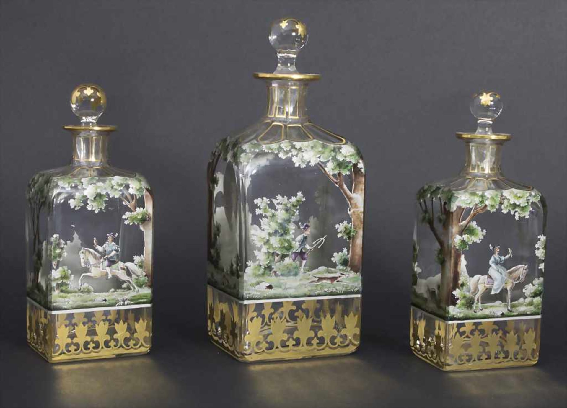 Satz 3 Karaffen mit Jagdszenen / A set of 3 carafes with hunting scenes, deutsch, 19. Jh.