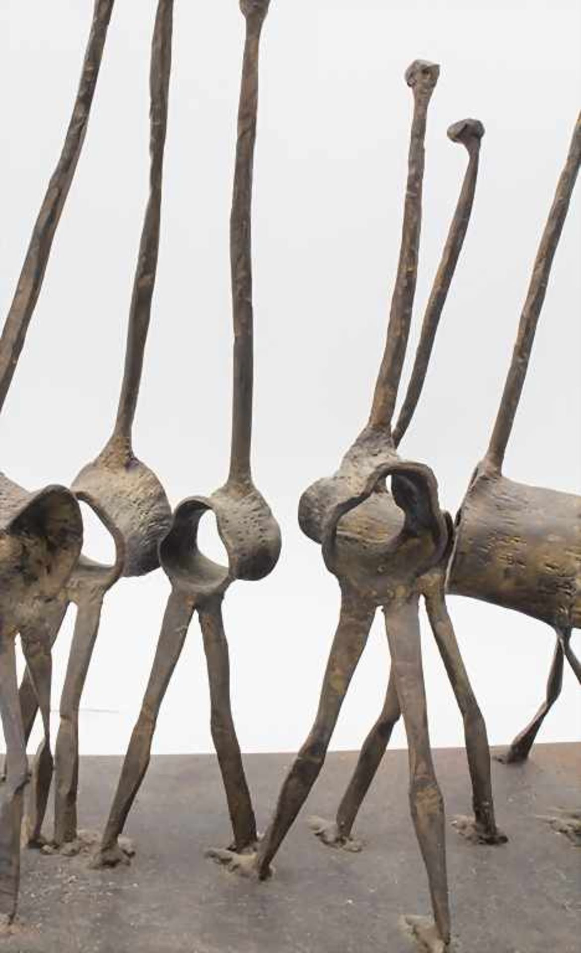 Georg Münchbach (20. Jh.), Tierfigurengruppe 'Strauße' / An animal figure group 'Ostriches' - Bild 4 aus 6