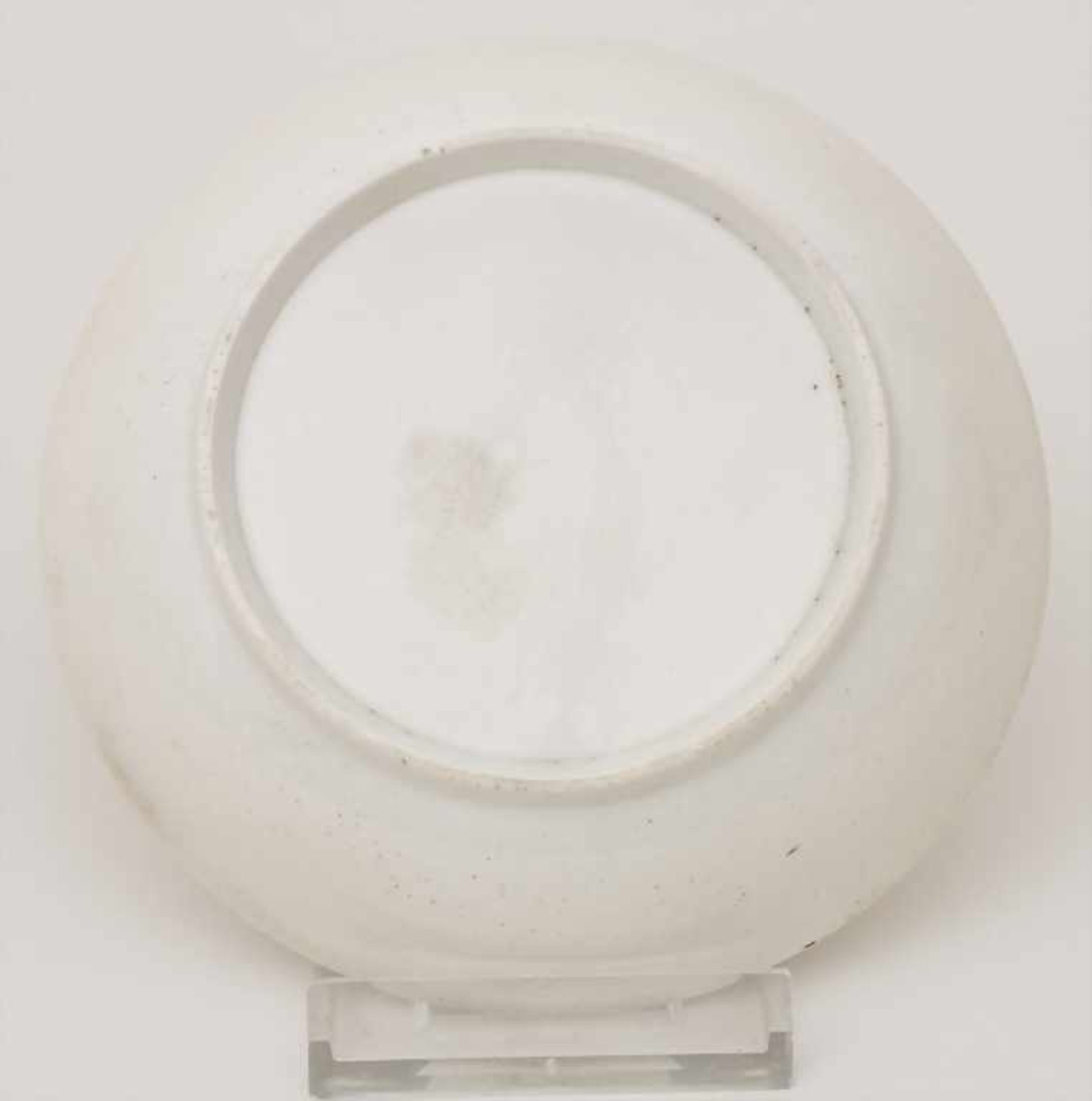 Creamware Unterschale / A creamware / pearlware dish / faience fine, wohl England, um 1800 - Image 3 of 3