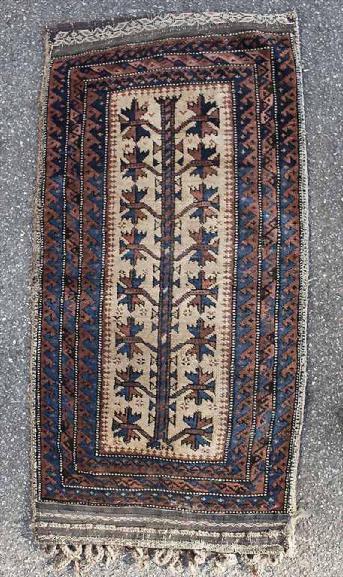 Orientteppich, Zelttasche / An oriental carpet, tentbag