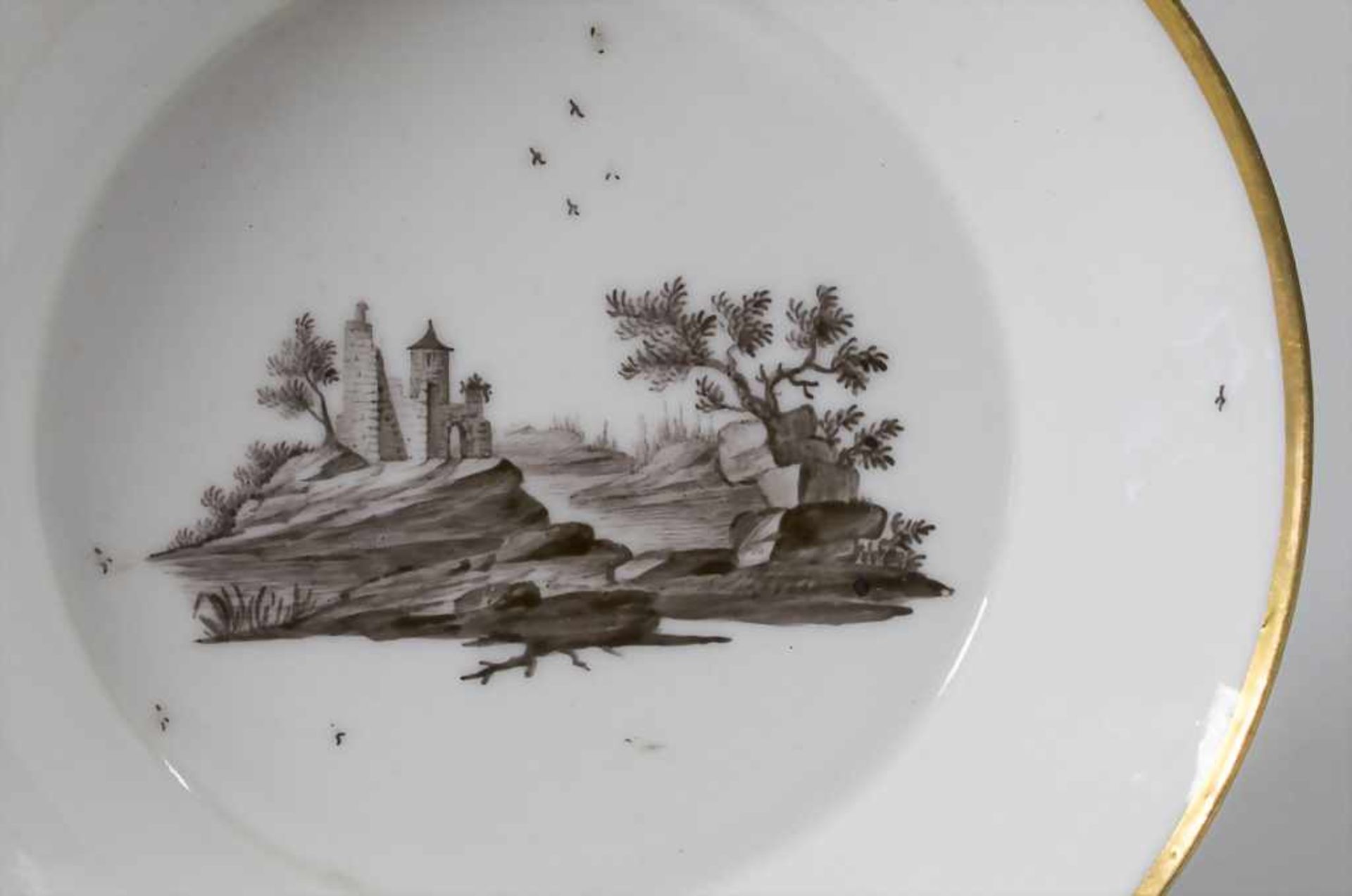 Tasse und Unterschale mit Landschaftsmalerei / A cup and saucer with landscapes, Niderviller, um - Image 2 of 9