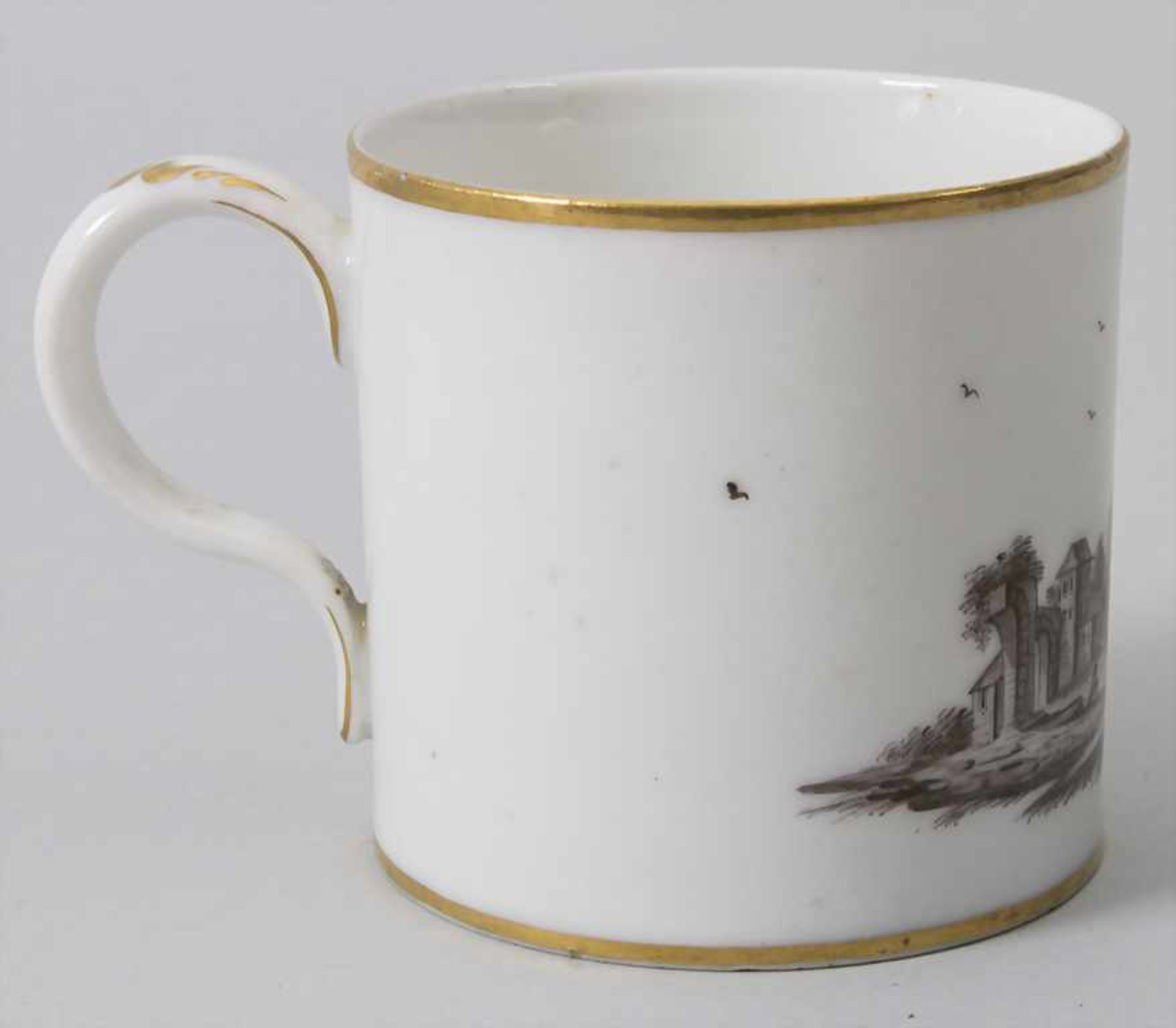 Tasse und Unterschale mit Landschaftsmalerei / A cup and saucer with landscapes, Niderviller, um - Bild 7 aus 9