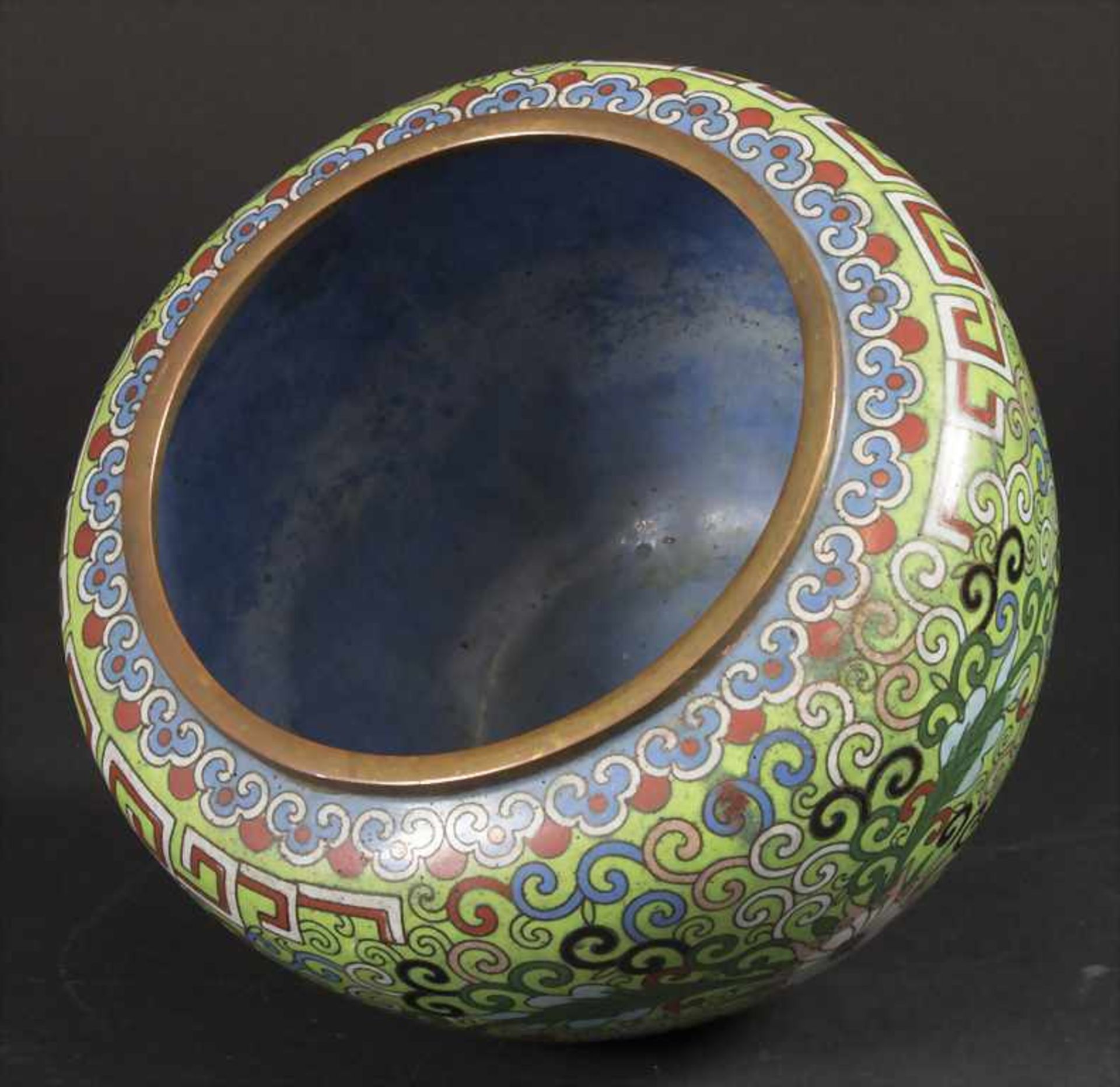 Cloisonné-Ziervase / An enamelled decorative vase, China, Qing-Dynastie (1644-1911), 19. Jh. - Image 5 of 7