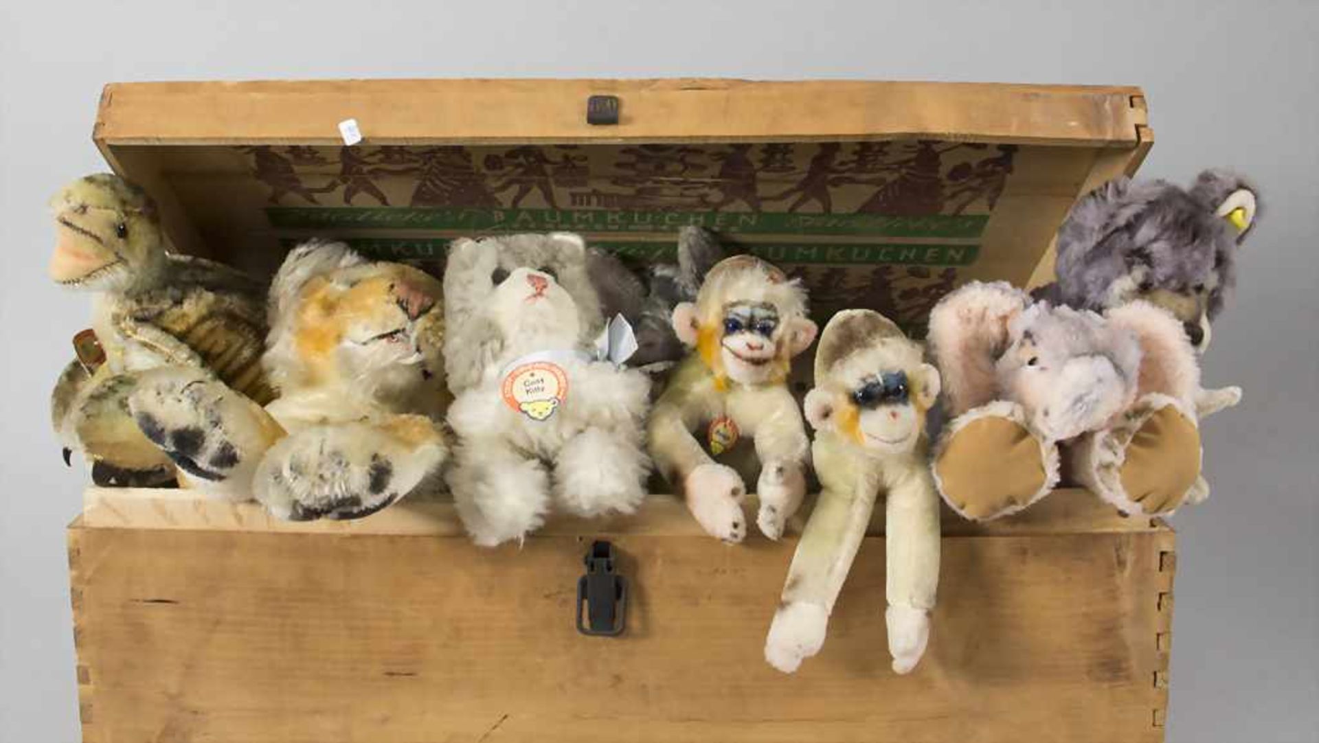 Sammlung 14 Stofftiere / A collection of 14 stuffed animals/toys