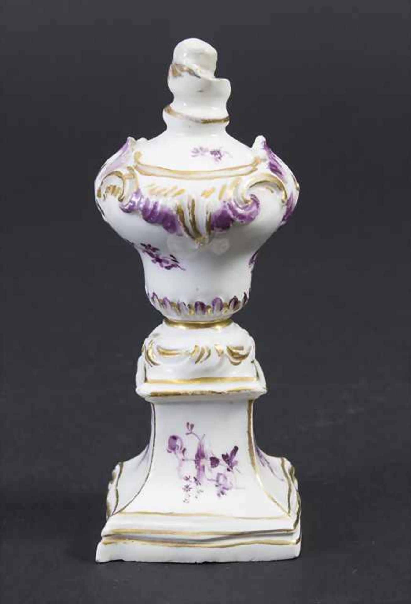 Kleine Tischdekoration / Ziervase / A small decorative vase, Höchst, um 1760