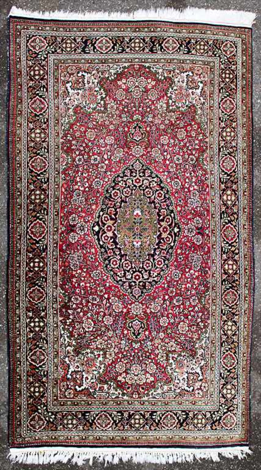 Seidenteppich / A silk carpet