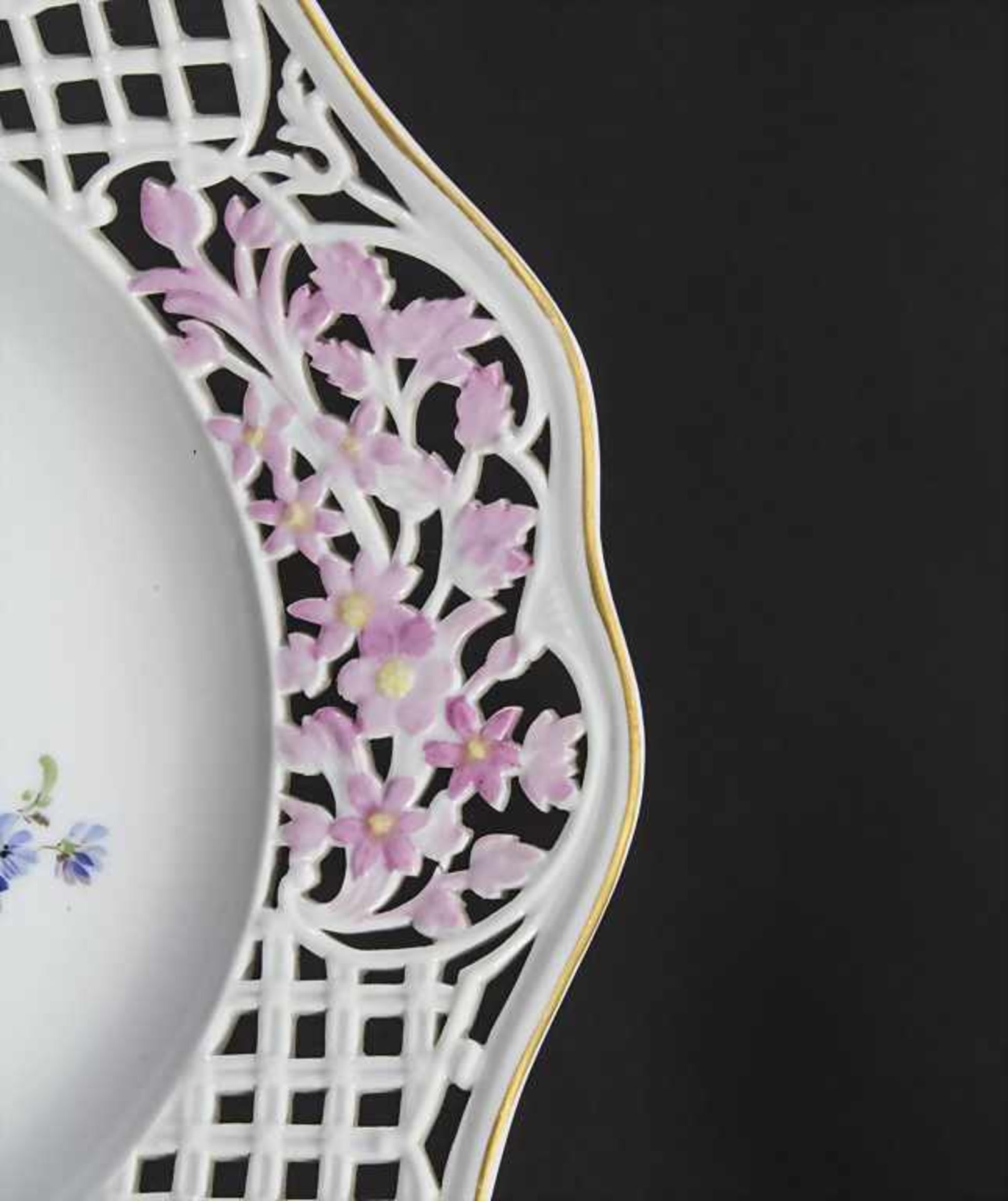 Paar Durchbruchteller mit Blumenbouquets / A pair openwork plates with flower bouquets, Meissen, - Bild 4 aus 6