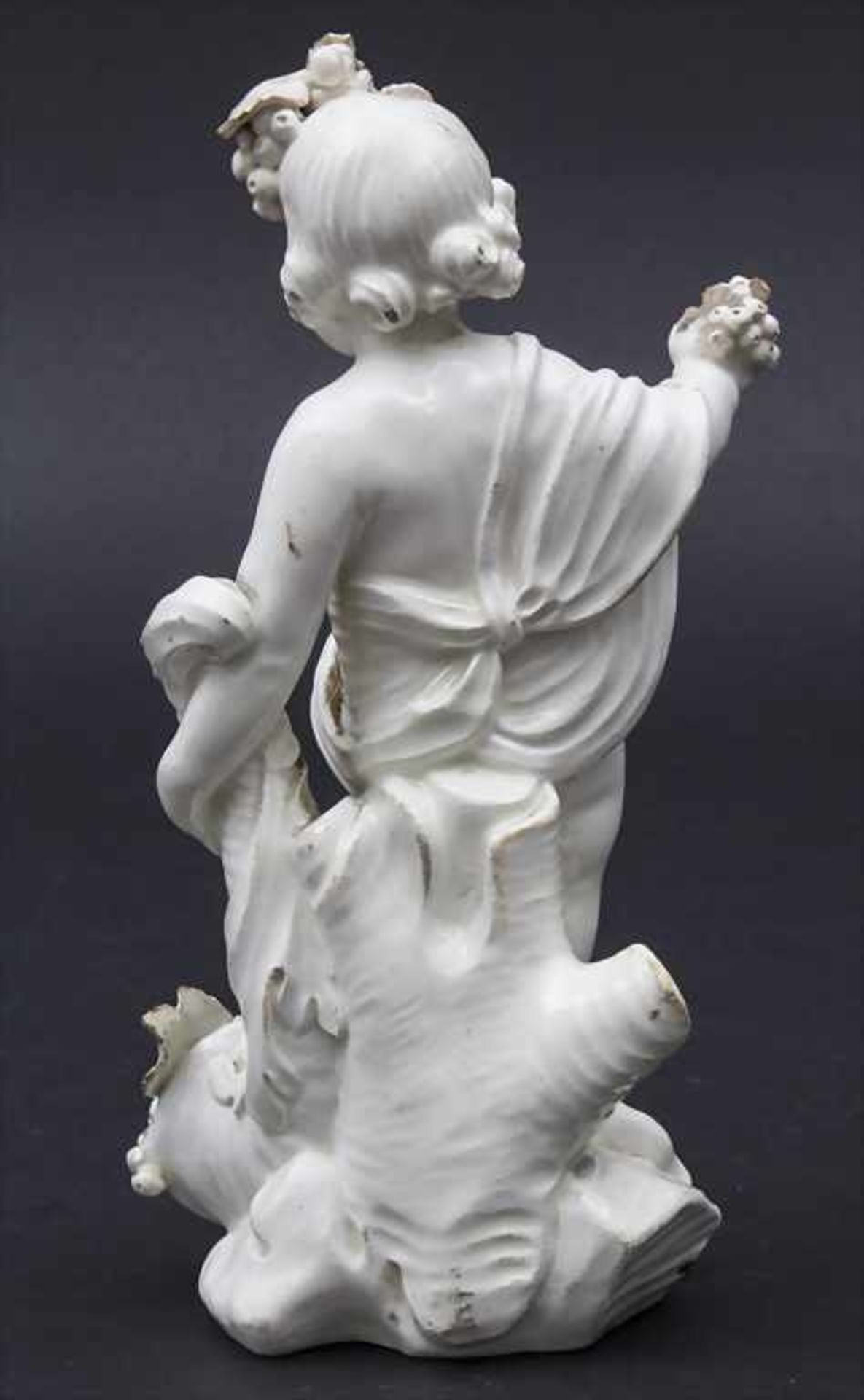 Frühe Fayence-Figur 'Allegorie des Sommers' / An early faience allegorical figurine of 'the Summer', - Bild 3 aus 8