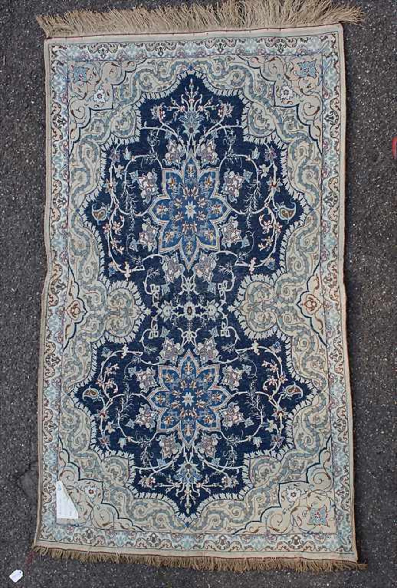 Orientteppich / An oriental carpet, Nain - Bild 4 aus 6
