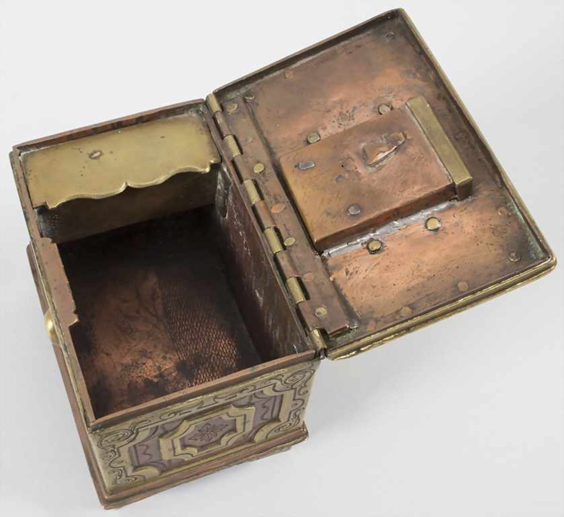 Abschließbare Kassette / A lockable casket, 19. Jh. - Image 4 of 6