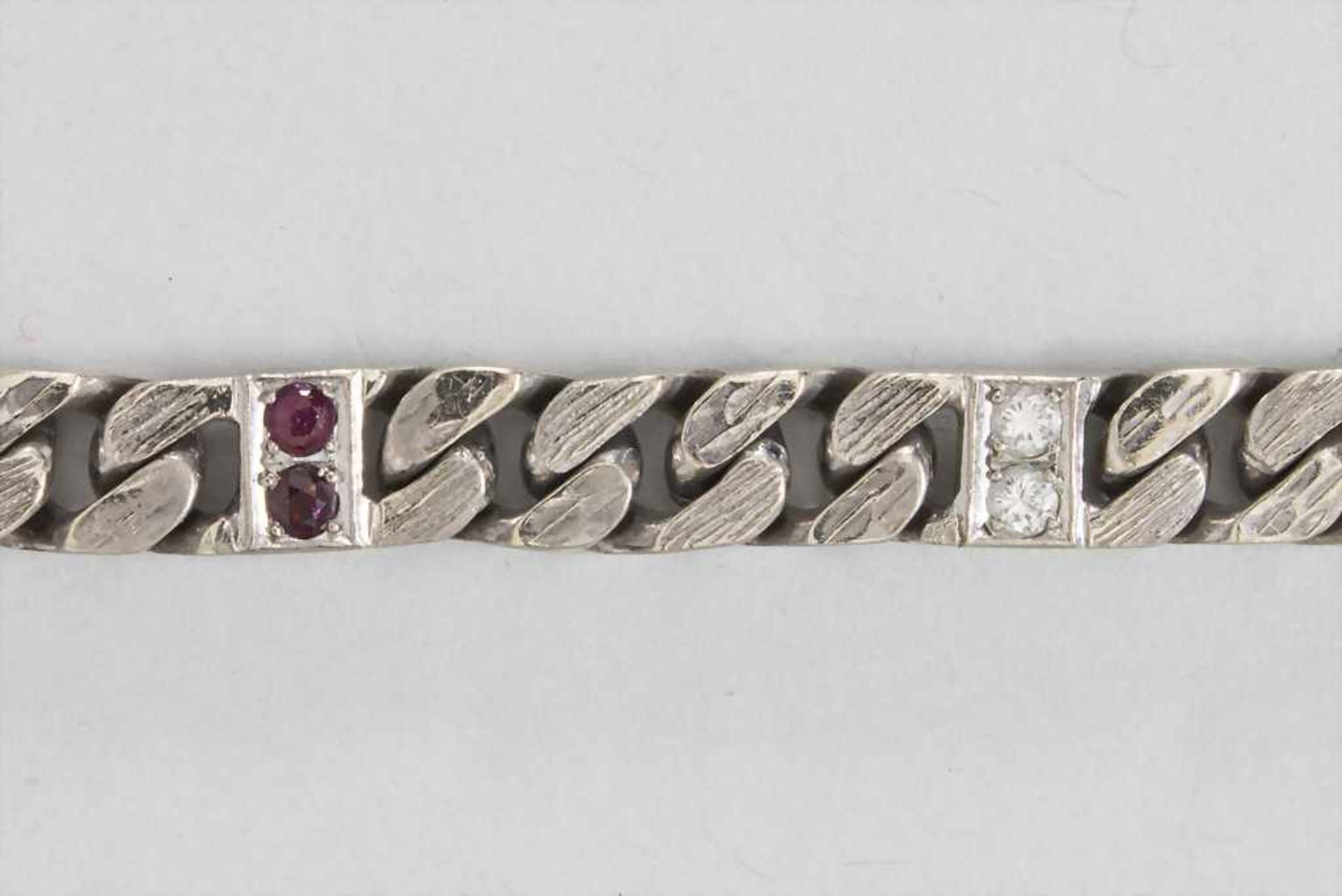 Damenarmband in Platin mit Diamanten und Rubinen / A ladies platinum bracelet, 20. Jh. - Image 2 of 4