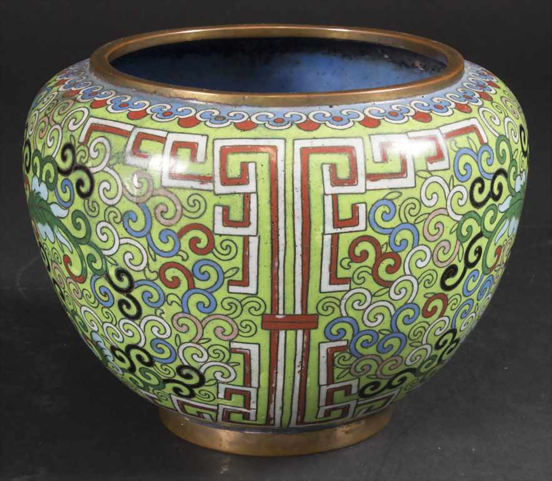 Cloisonné-Ziervase / An enamelled decorative vase, China, Qing-Dynastie (1644-1911), 19. Jh. - Image 4 of 7