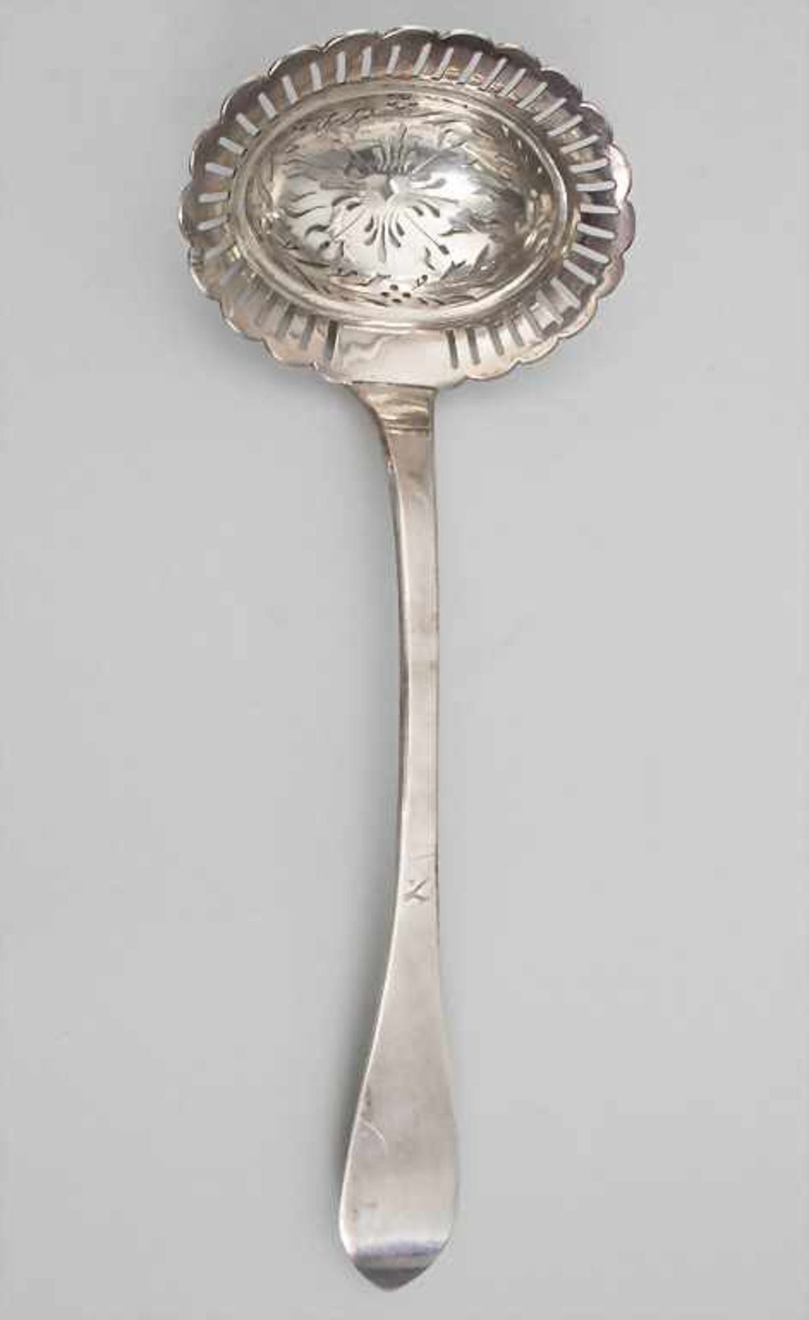 Zuckerstreulöffel / cuillère à sucre / saupoudreuse / A silver sugar-sprinkler spoon, Kohler