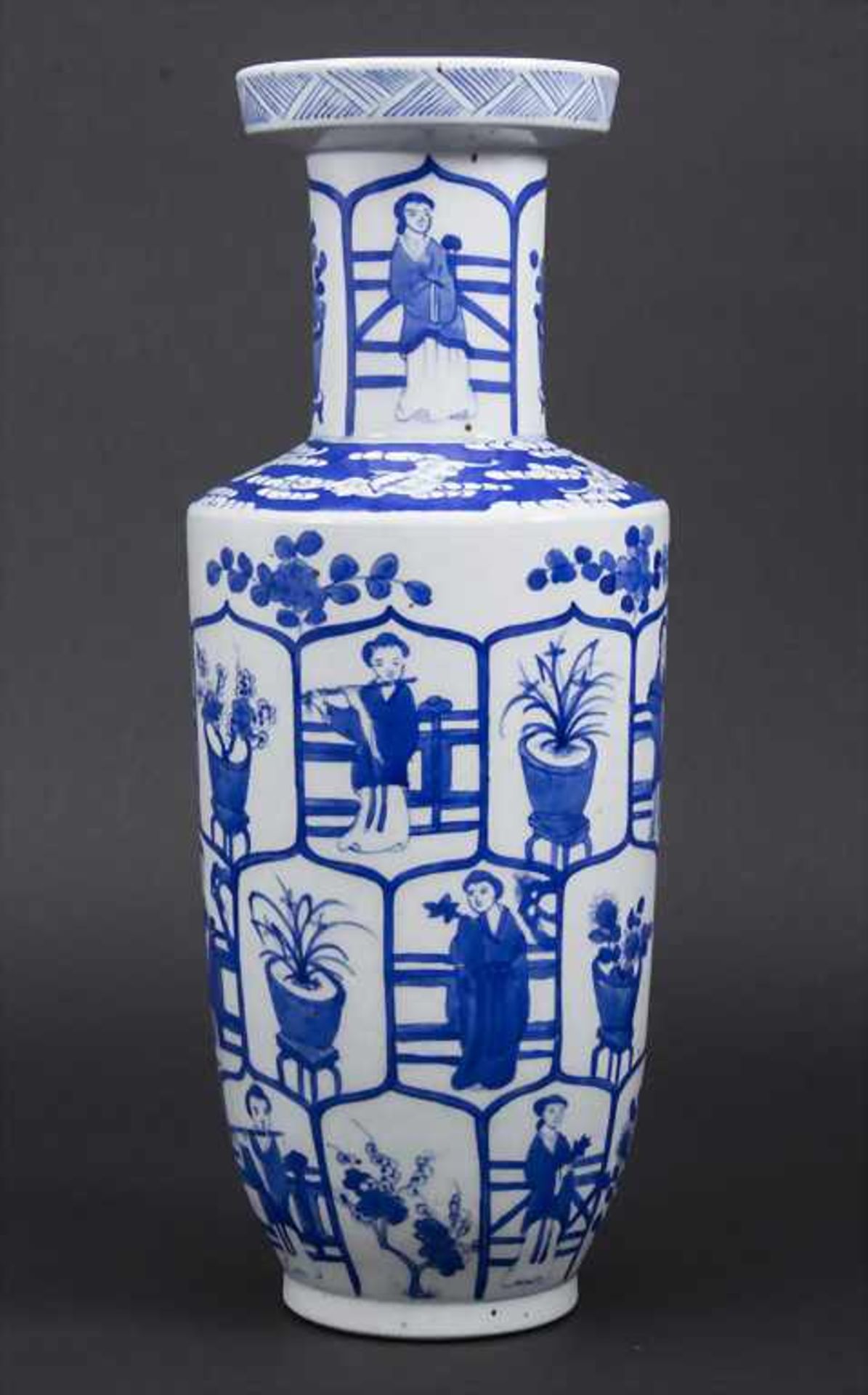 Ziervase / A decorative vase, China, Qing-Dynastie (1644-1911), wohl Kangxi-Periode (1662-1722)