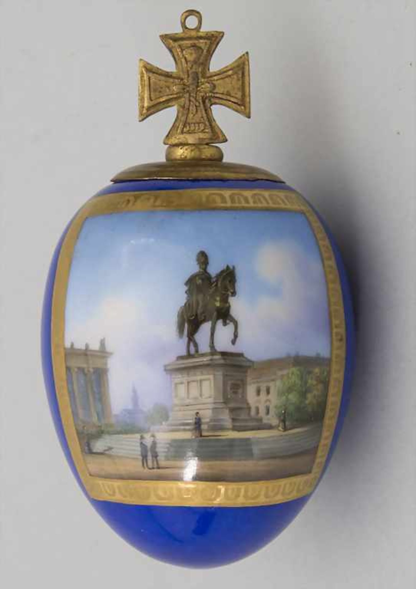 Porzellanei mit Reiterstandbild König Friedrich Wilhelm III / A porcelain egg with equestrian statue