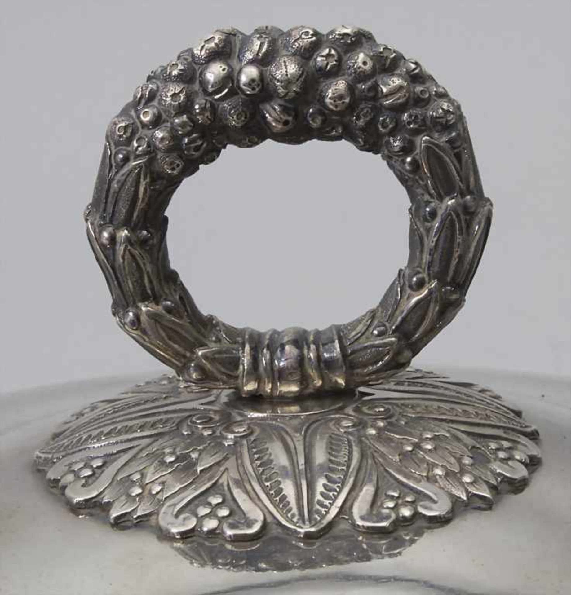 Deckelterrine / A covered silver tureen / Légumier en argent, J.A. Cressend, Paris, nach - Bild 11 aus 14