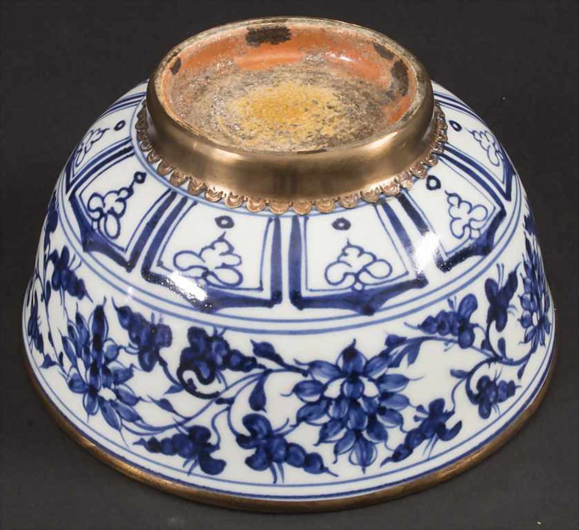 Kumme / A porcelain bowl, China, Ming-Stil, wohl späte Qing-Dynastie (1644-1911) - Image 4 of 5