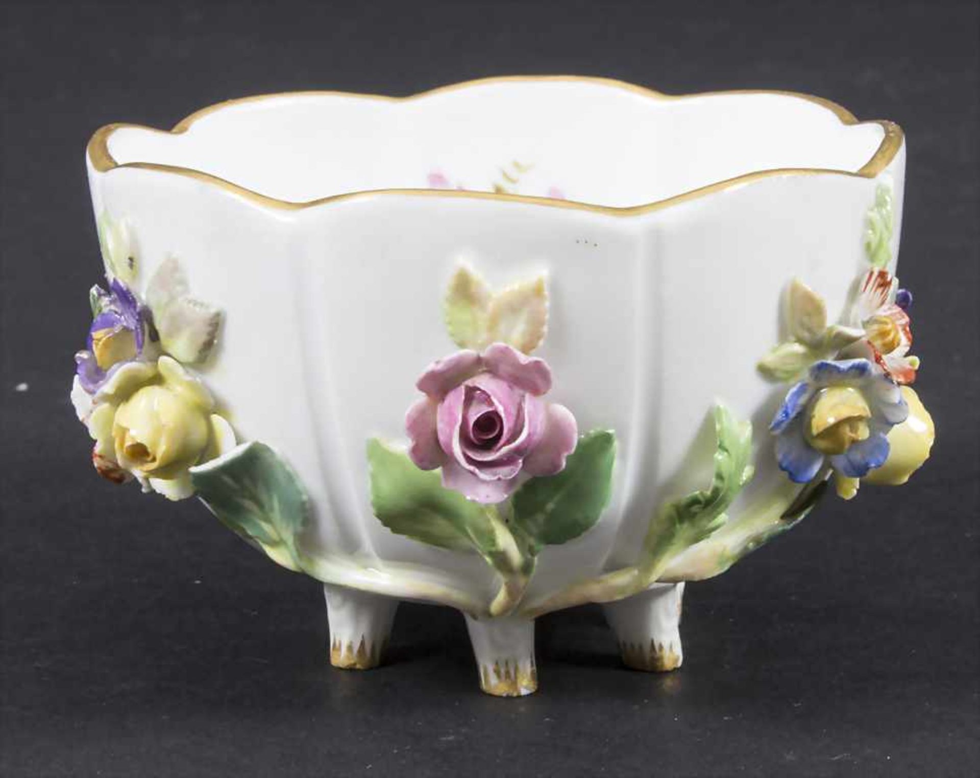 Blütentasse / A cup with encrusted flowers, Meissen, Mitte 19. Jh. - Bild 2 aus 7