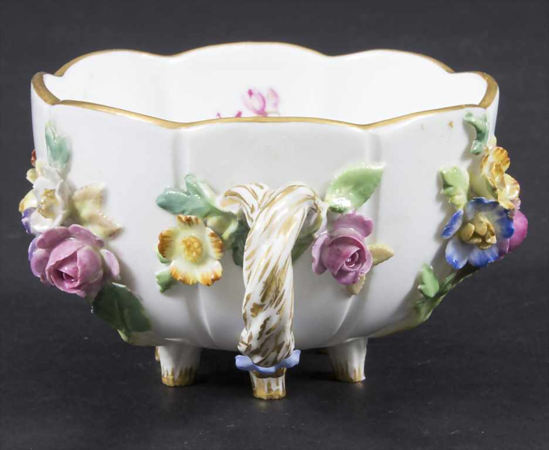 Blütentasse / A cup with encrusted flowers, Meissen, Mitte 19. Jh. - Bild 4 aus 7