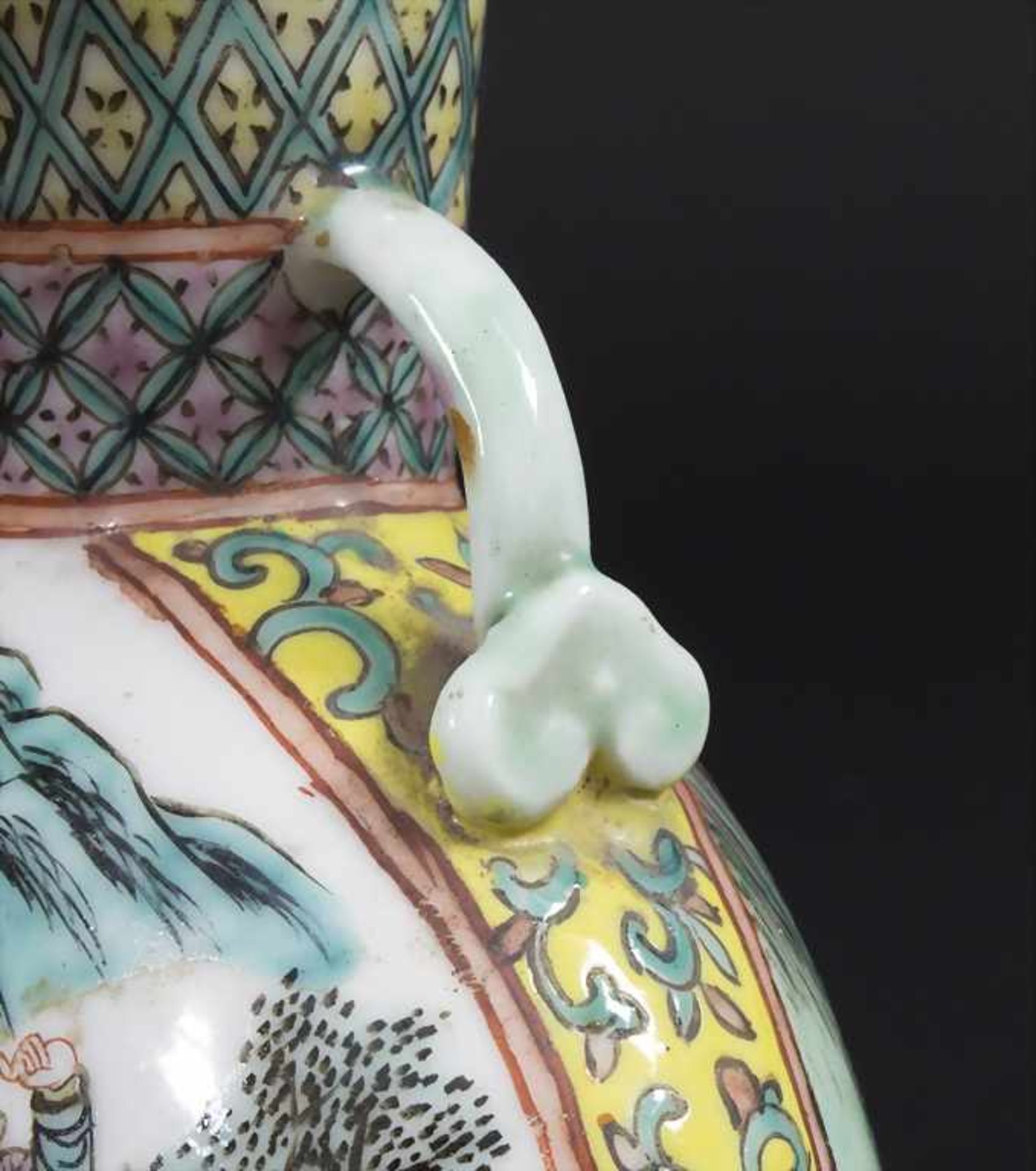 Porzellan-Ziervase / A porcelain decorative vase, China, Qing-Dynastie (1644-1911) - Image 9 of 9