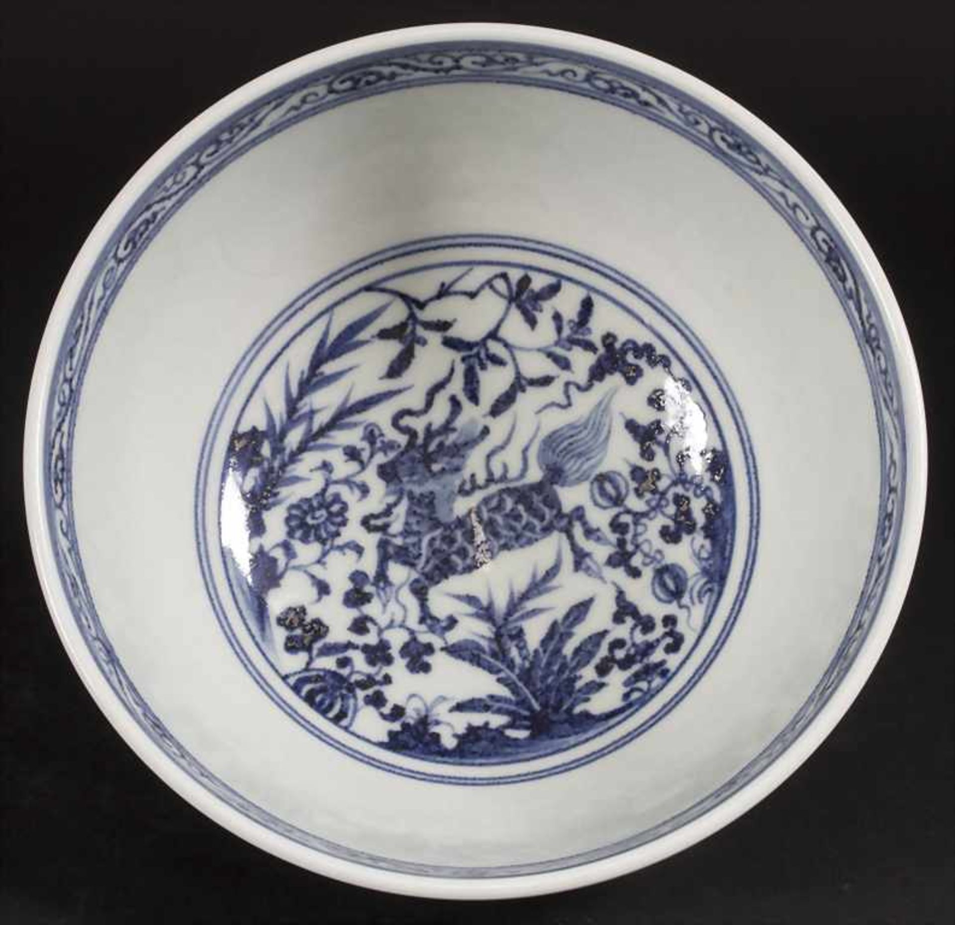 Porzellan-Kumme / A porcelain bowl, China, wohl Qing-Dynastie (1644-1911) - Image 4 of 7