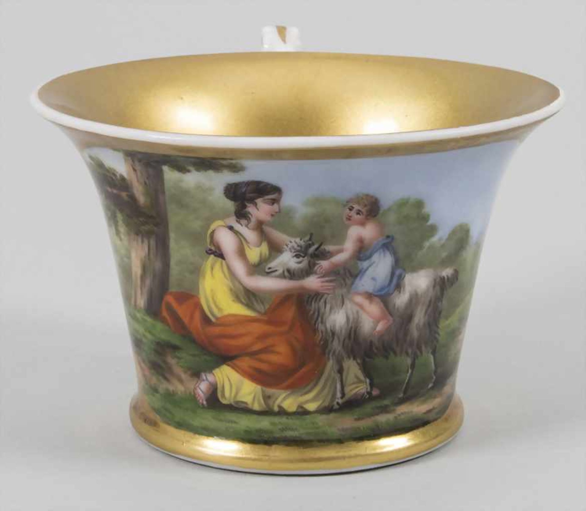 Tasse mit mythologischer Darstellung / A cup with a mythological scene, 1. Hälfte 19. Jh. - Image 5 of 9