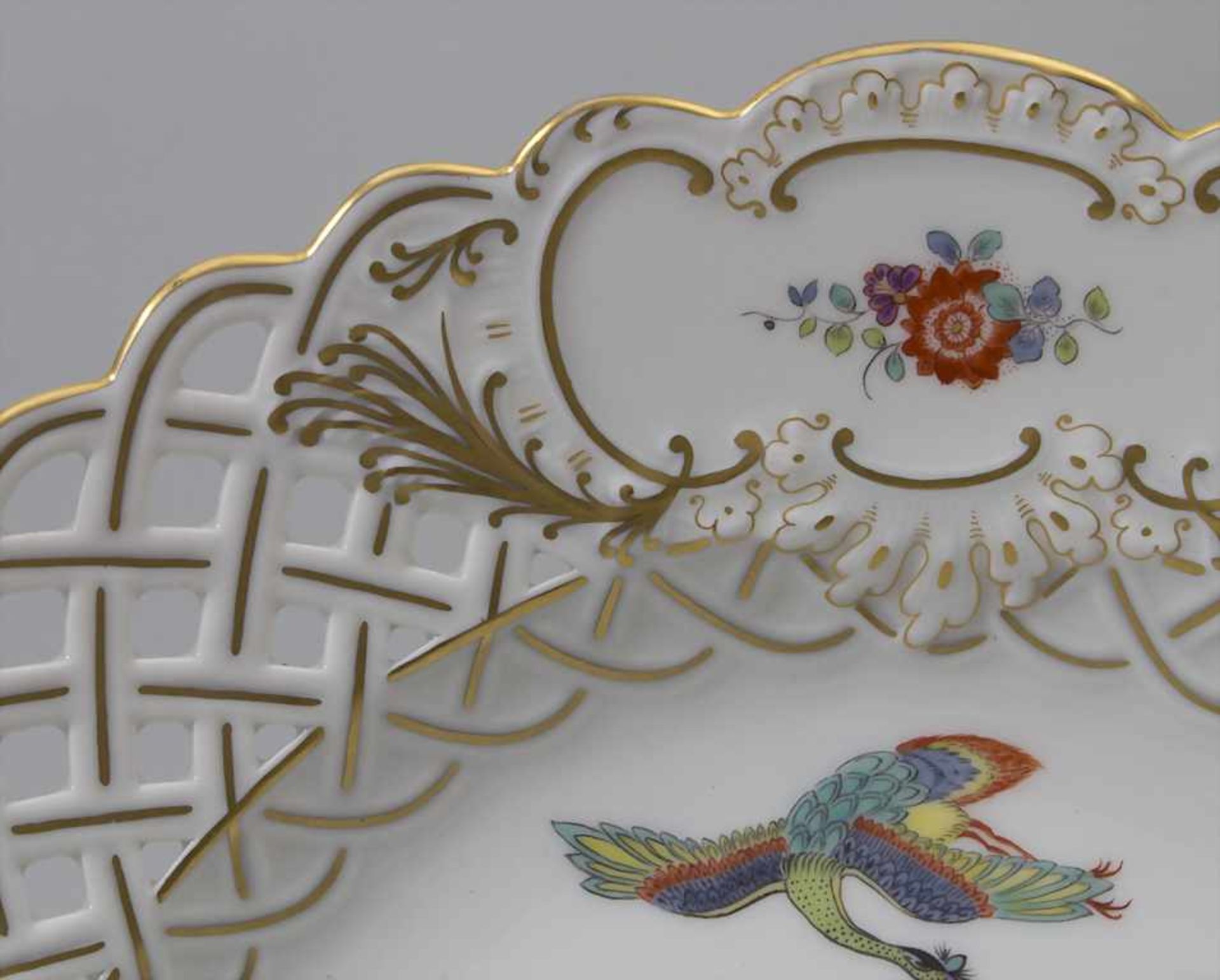 Zierteller / A decorative plate with Imari pattern, Meissen, 20. Jh. - Bild 3 aus 5