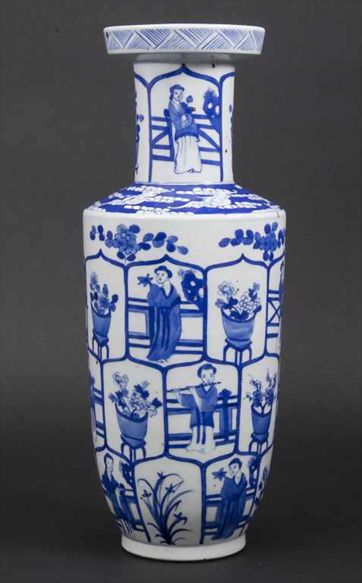Ziervase / A decorative vase, China, Qing-Dynastie (1644-1911), wohl Kangxi-Periode (1662-1722) - Bild 2 aus 5