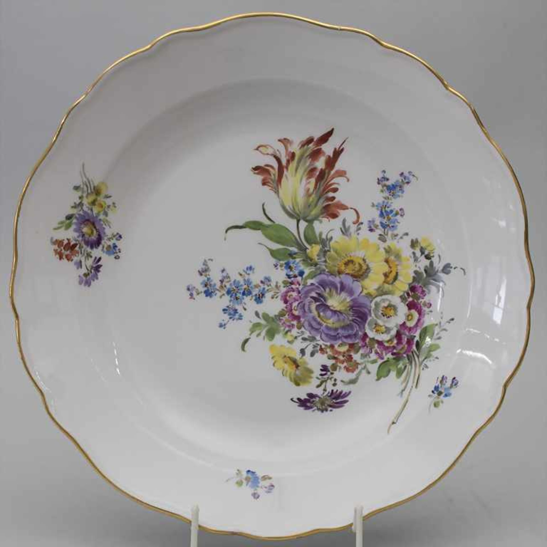 Große Prunkplatte / A large serving platter, Meissen, 20. Jh.