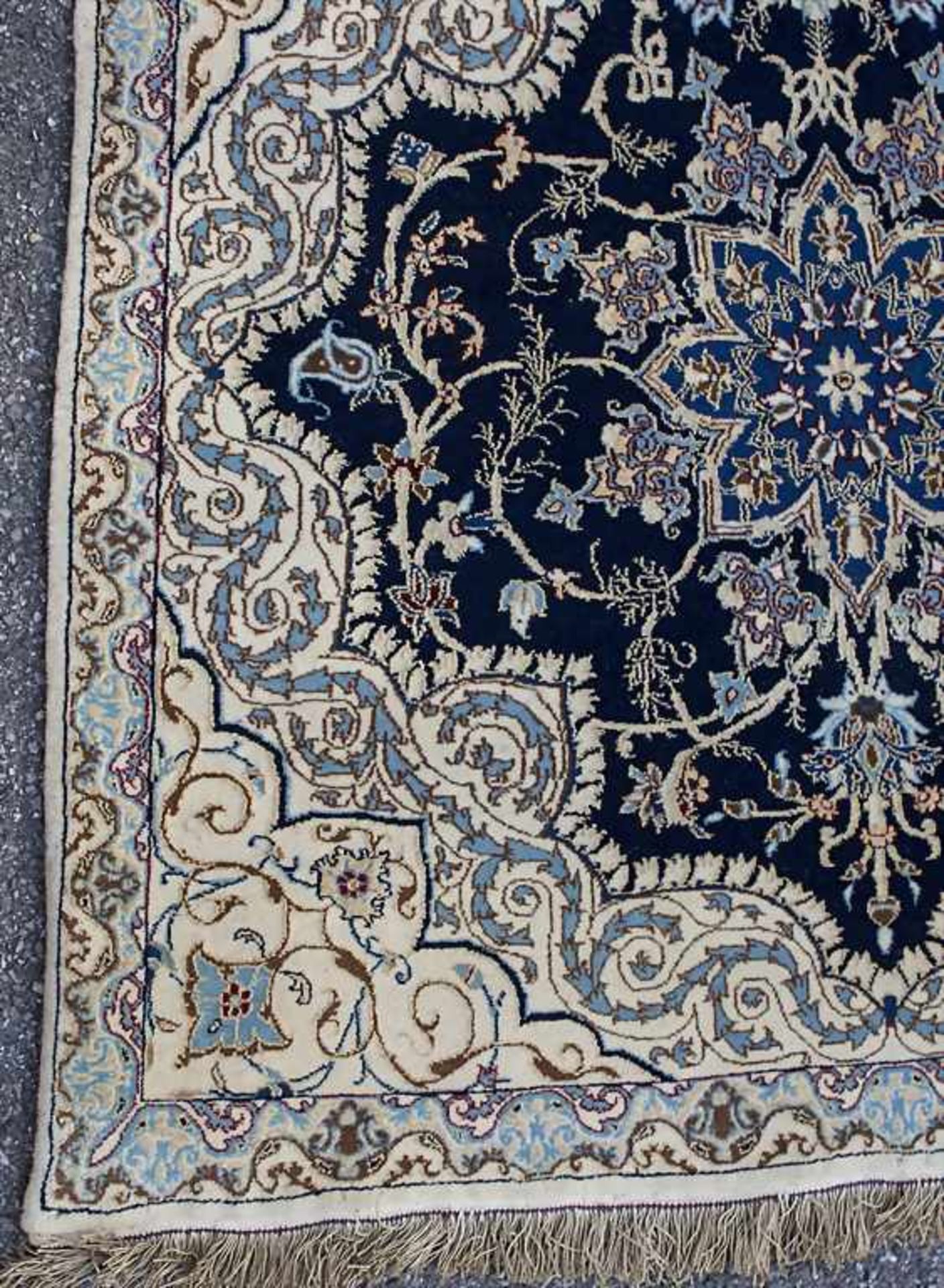 Orientteppich / An oriental carpet, Nain - Bild 2 aus 6