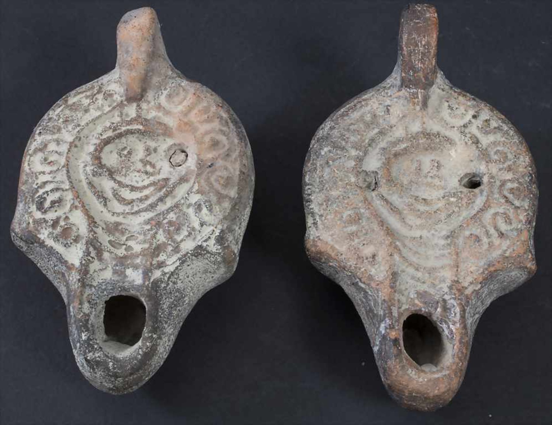 Zwei Öllampen, wohl römisch / Two roman oil lamps - Bild 5 aus 6