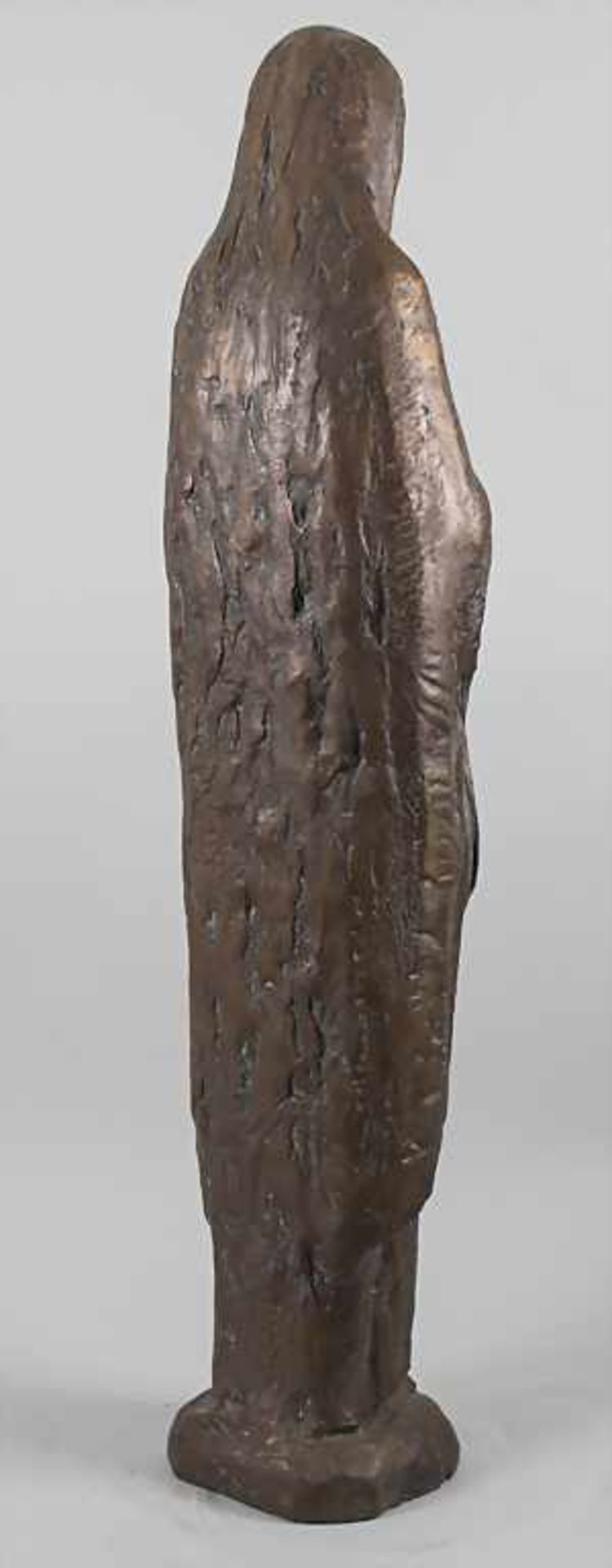 Bronze Skulptur 'Betende Maria' / A bronze sculpture of 'The praying Mary', 20. Jh. - Image 3 of 5