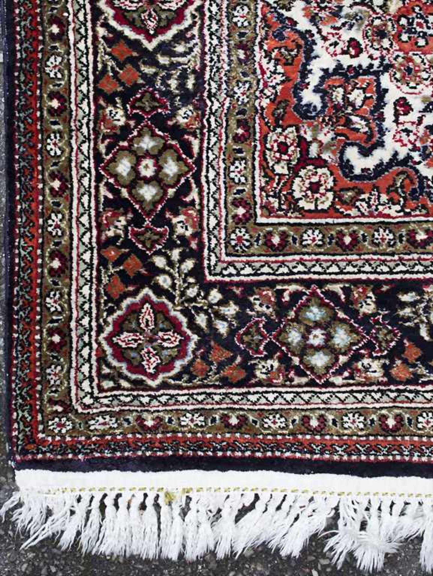 Seidenteppich / A silk carpet - Bild 3 aus 3