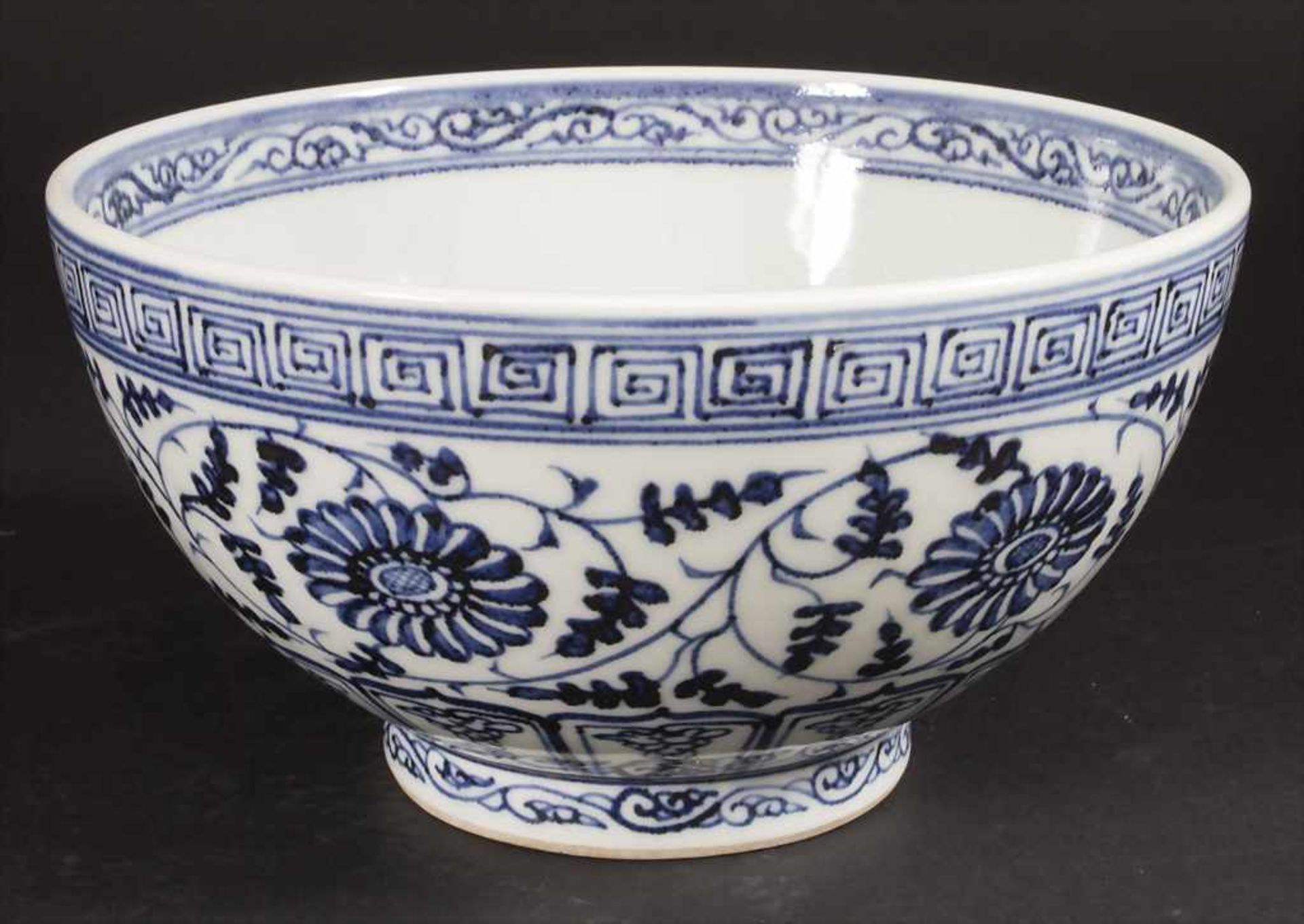 Porzellan-Kumme / A porcelain bowl, China, wohl Qing-Dynastie (1644-1911) - Image 3 of 7