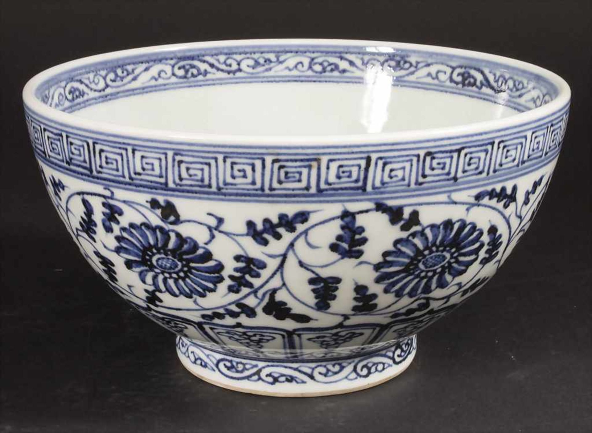 Porzellan-Kumme / A porcelain bowl, China, wohl Qing-Dynastie (1644-1911) - Image 2 of 7