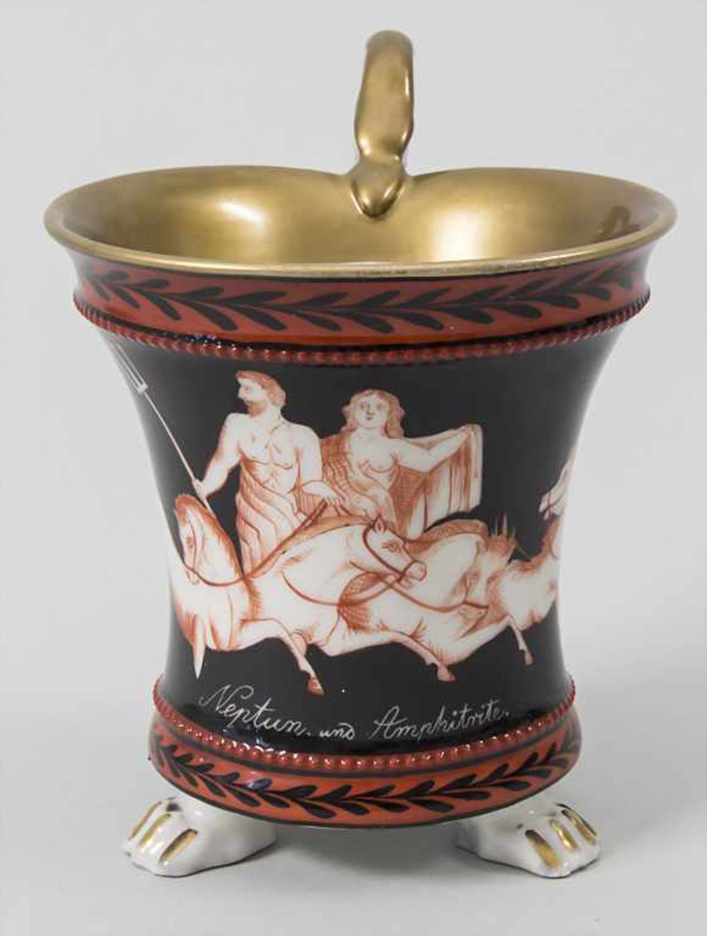 Tasse und Unterschale 'à L'Étrusque' / A cup and saucer with Etruscan scenes, Althaldersleben, um - Bild 5 aus 9