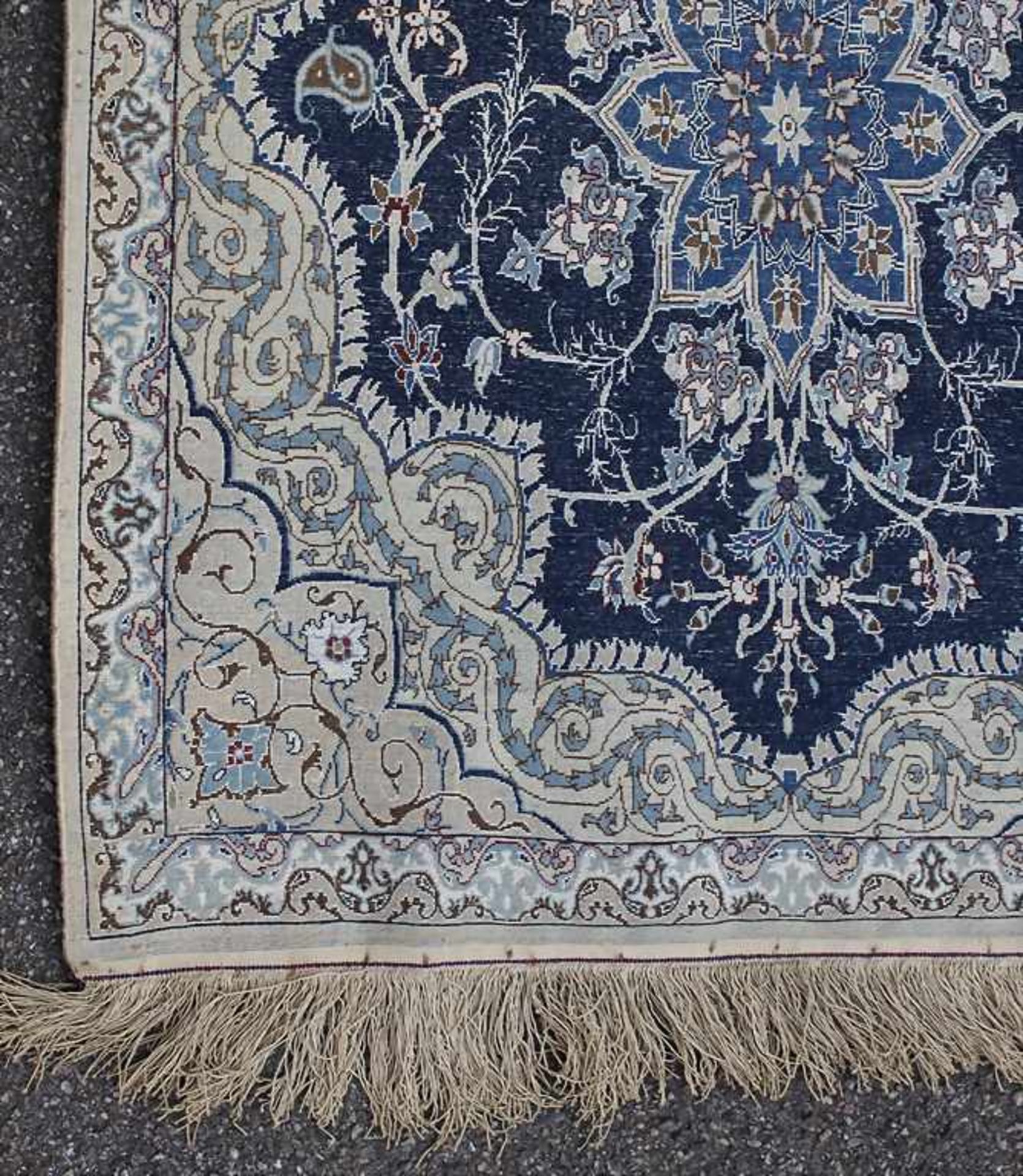 Orientteppich / An oriental carpet, Nain - Bild 5 aus 6